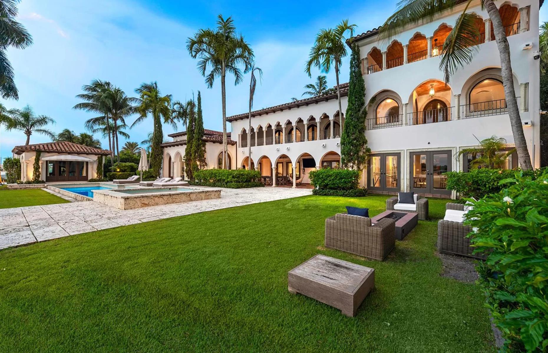 Cher's Florida getaway 