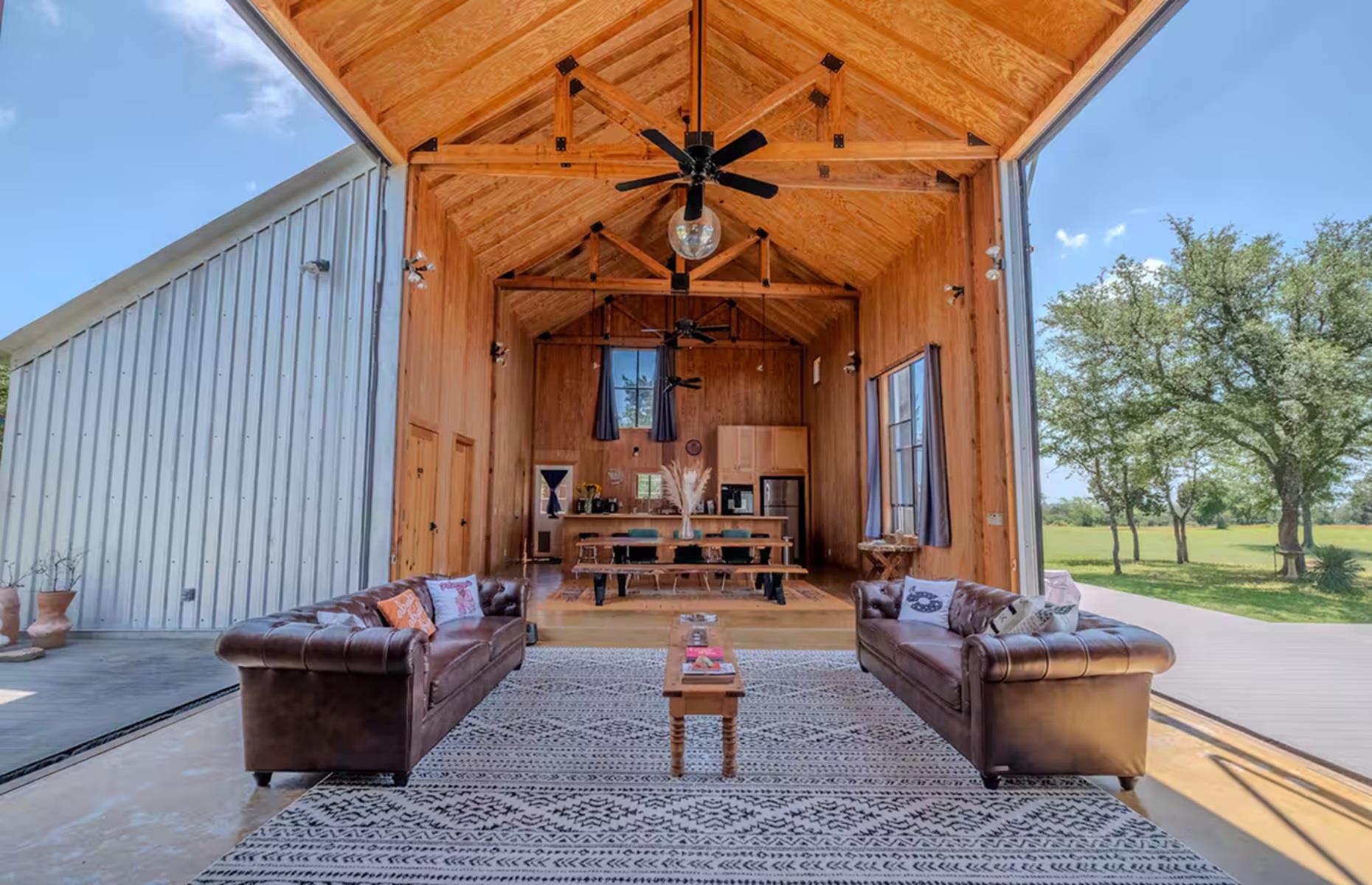 Barn on 60-acre (24ha) ranch: indoor-outdoor living