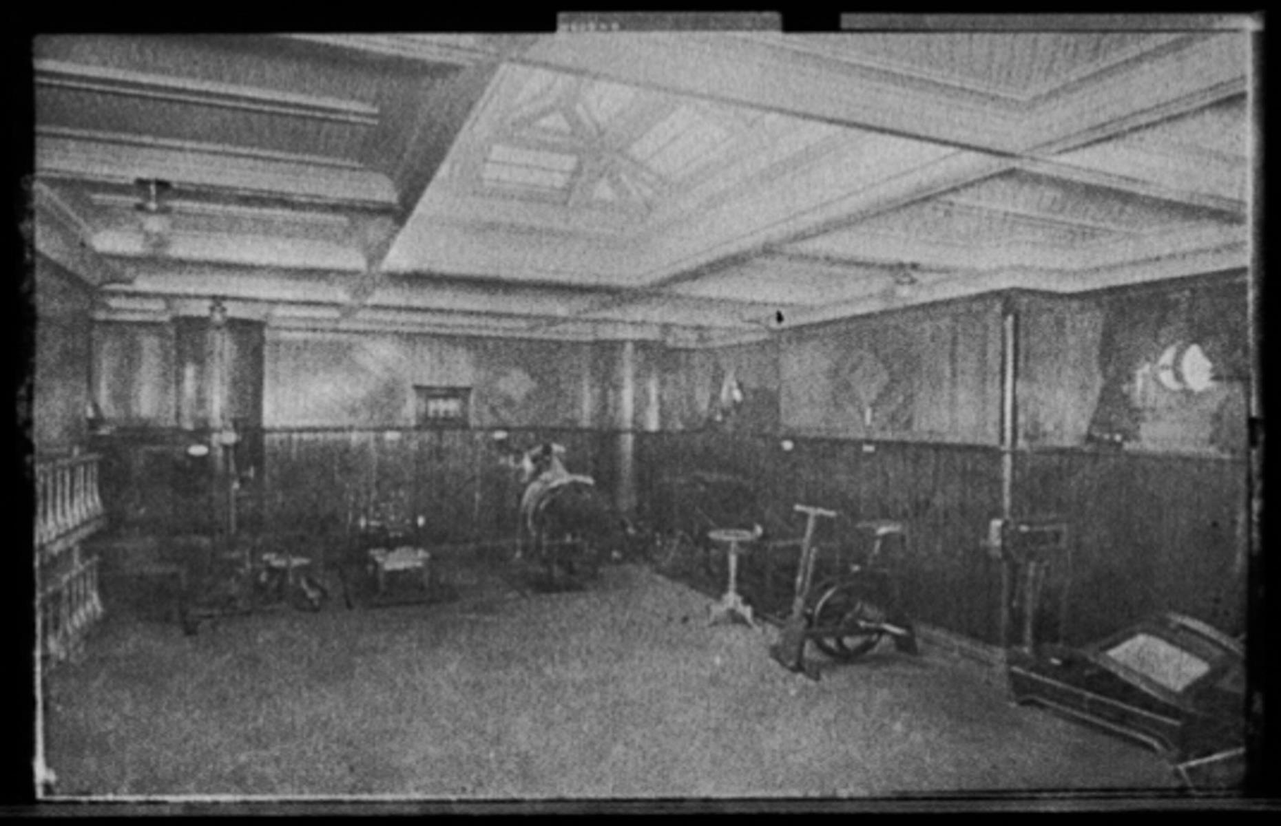 1900: SS Prinzessin Victoria Luise's gymnasium