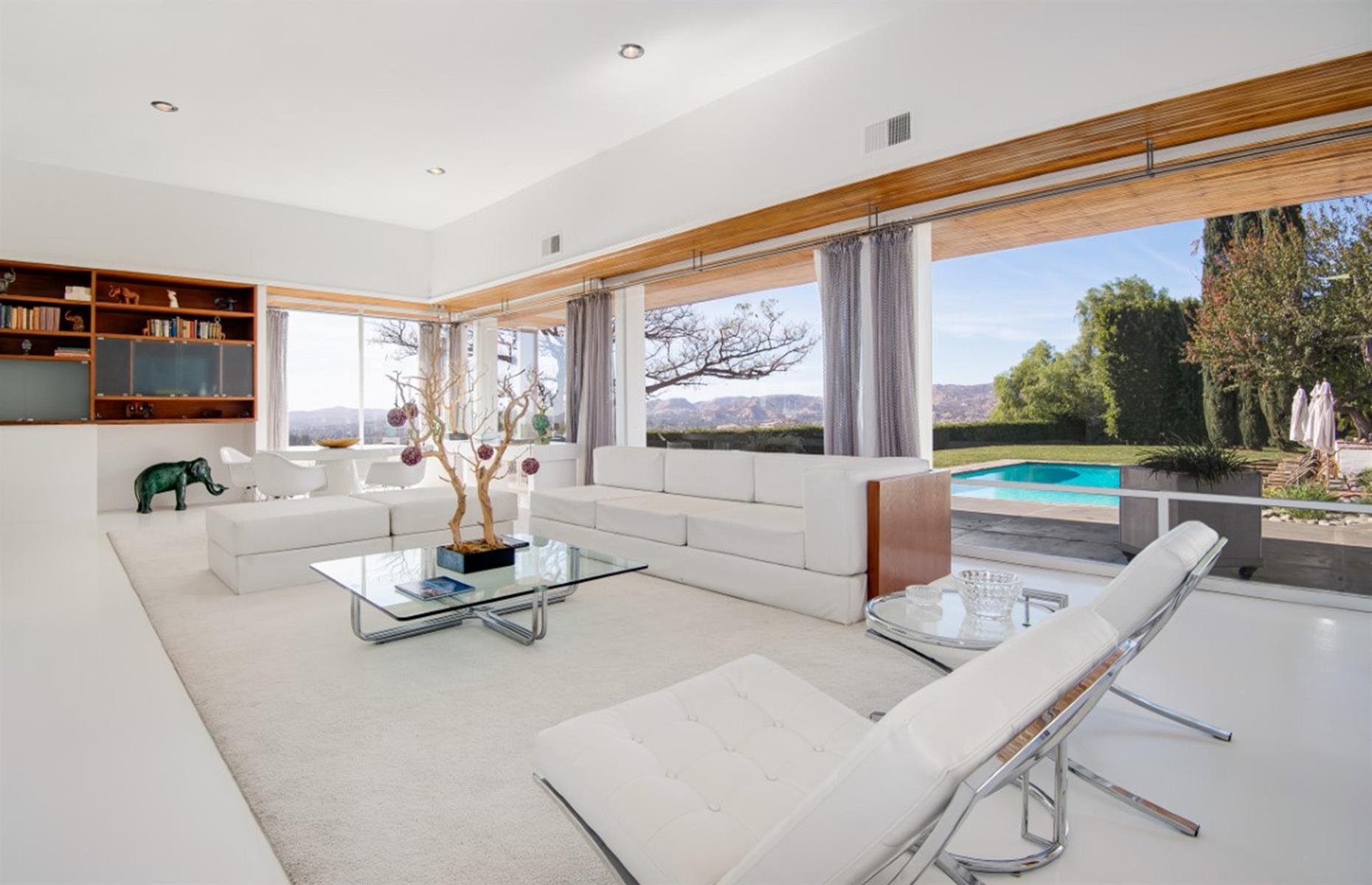 Frank Sinatra's mid-century modern mansion