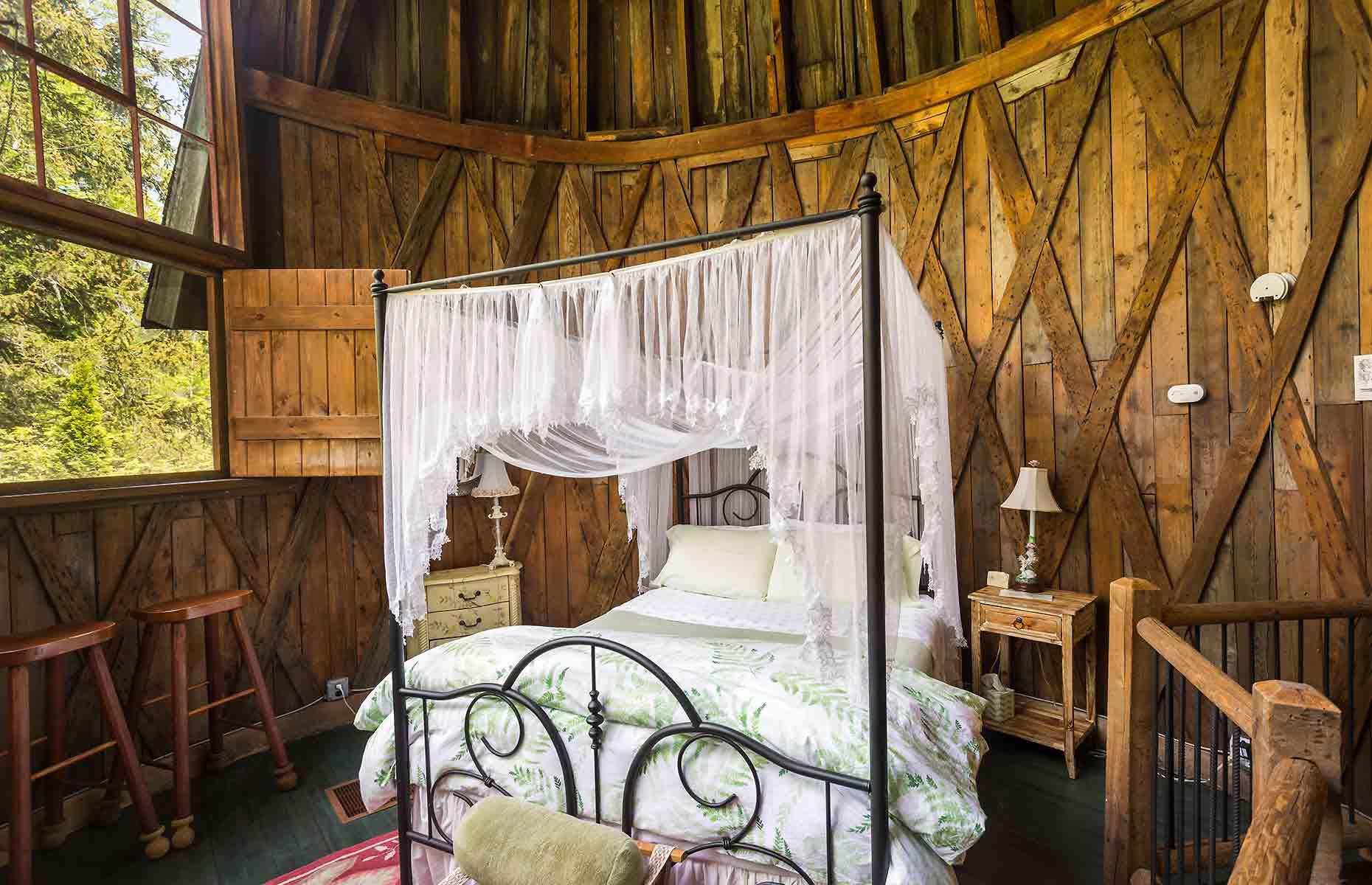 Spellbinding estate, Massachusetts, USA