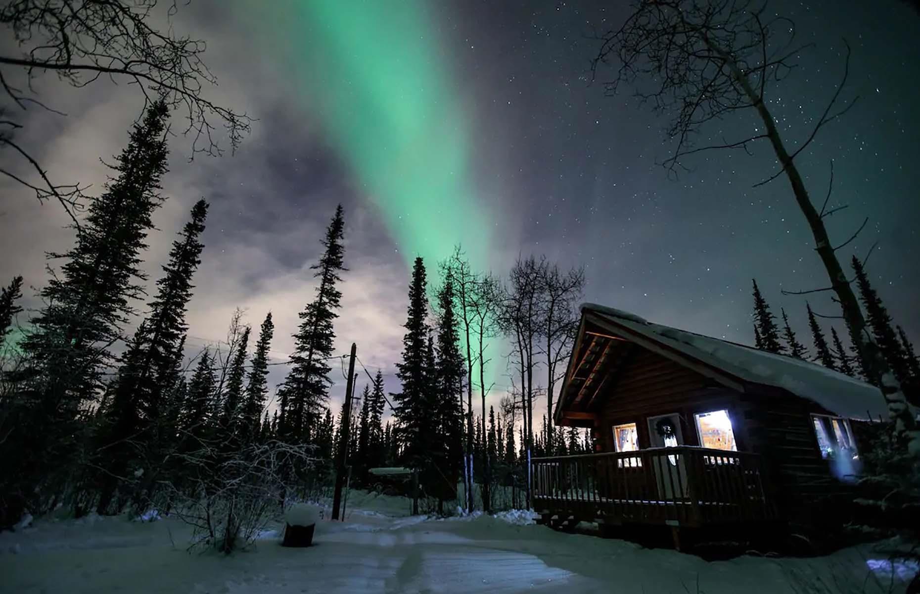 Alaska: country cabin in North Pole