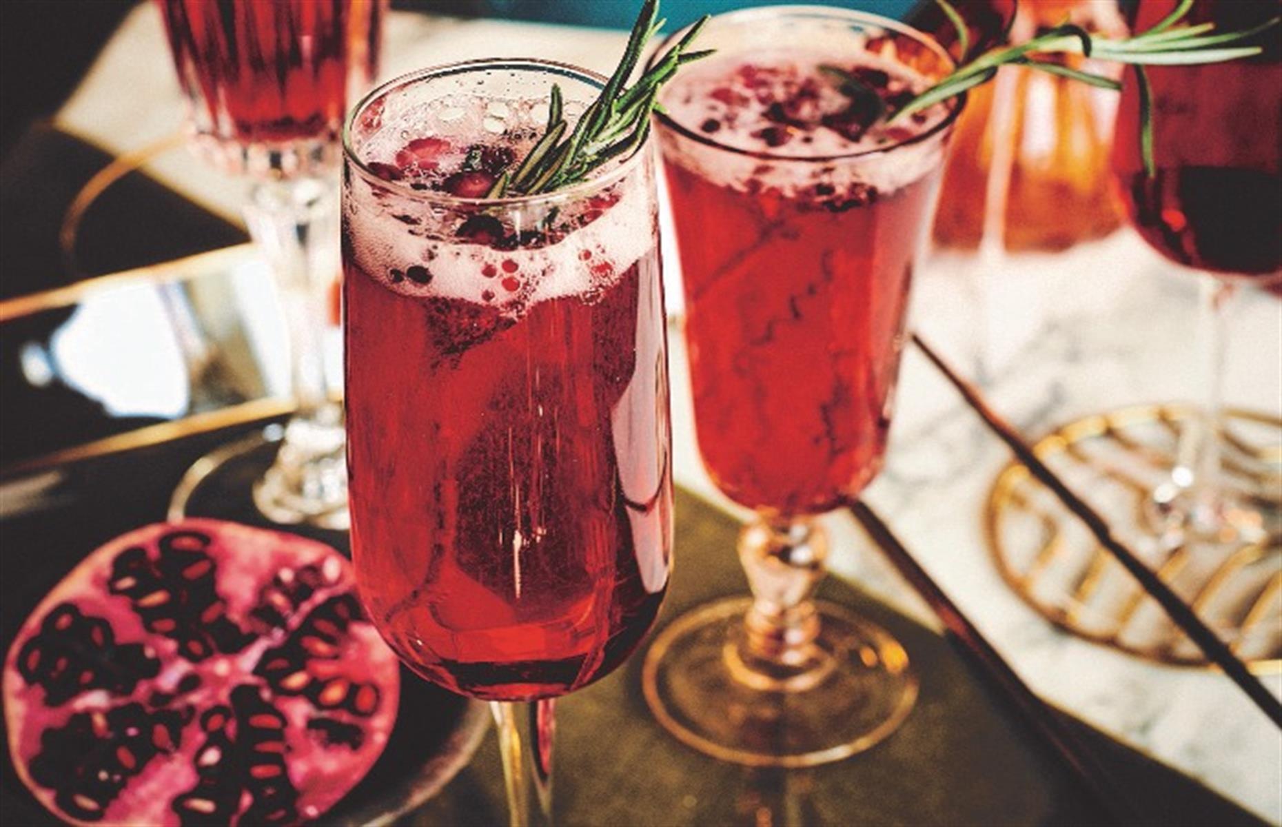 Rosemary and pomegranate fizz