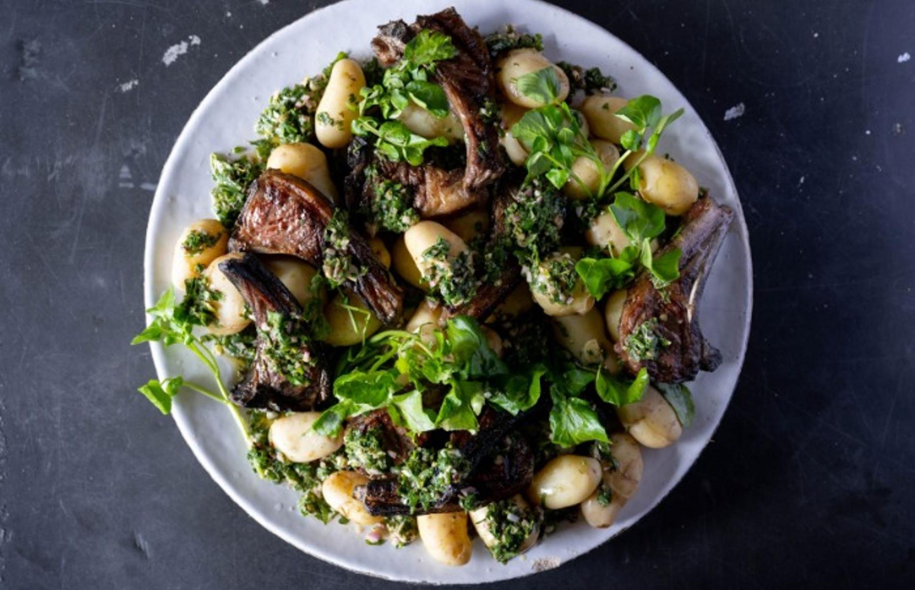Lamb chops: lamb with mint salsa