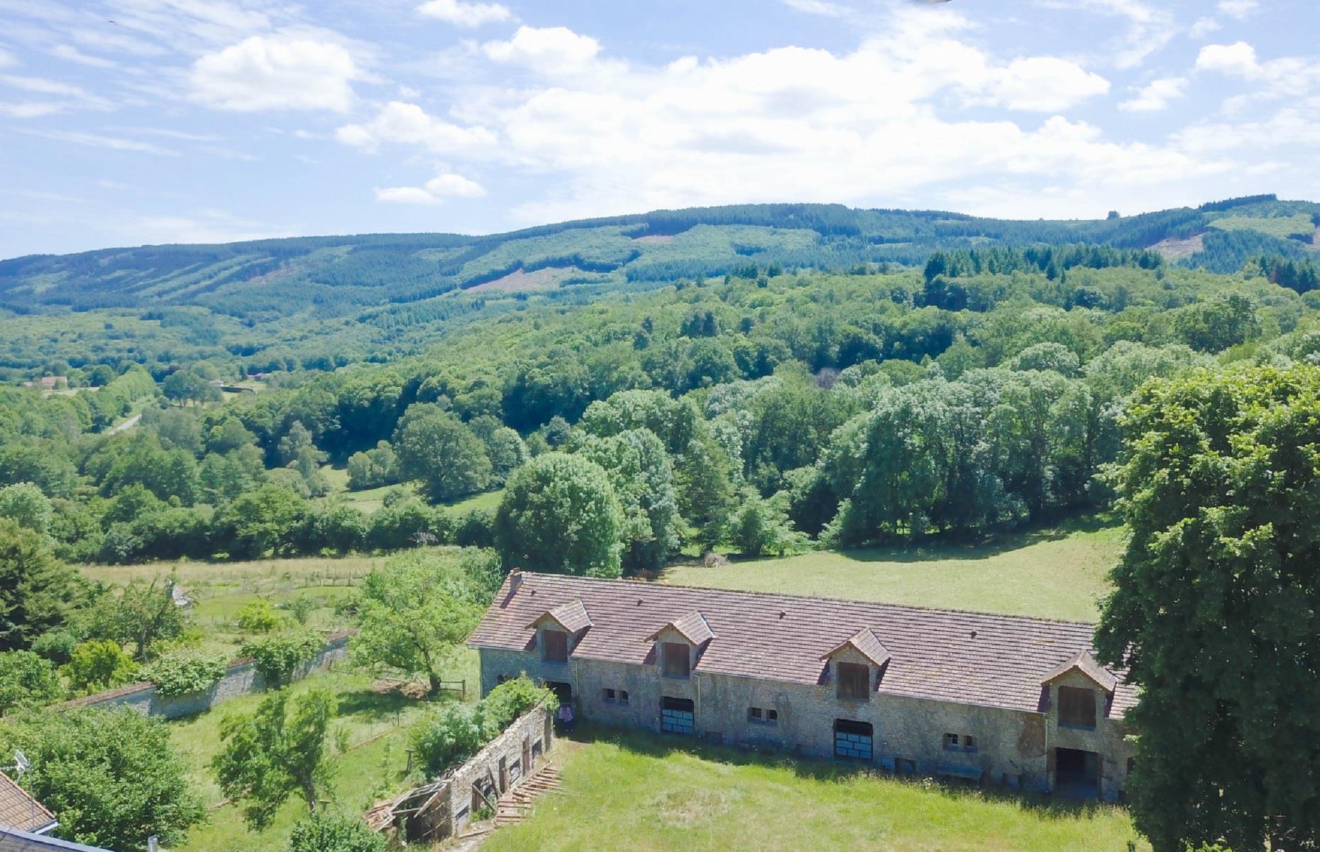 Livestock barn, Haute-Vienne, France: £159,980 ($192k)