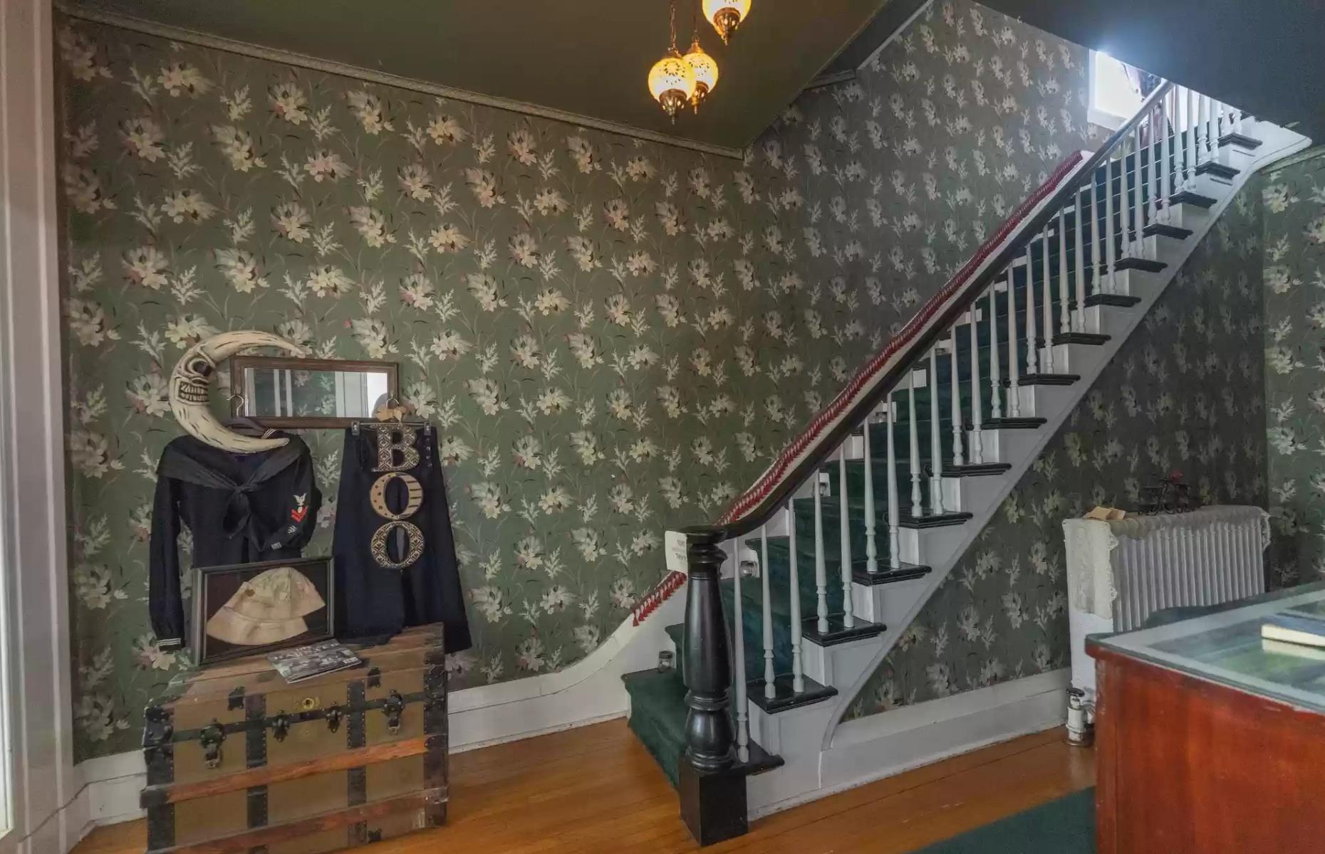 6 real haunted homes for sale (ghosts included)