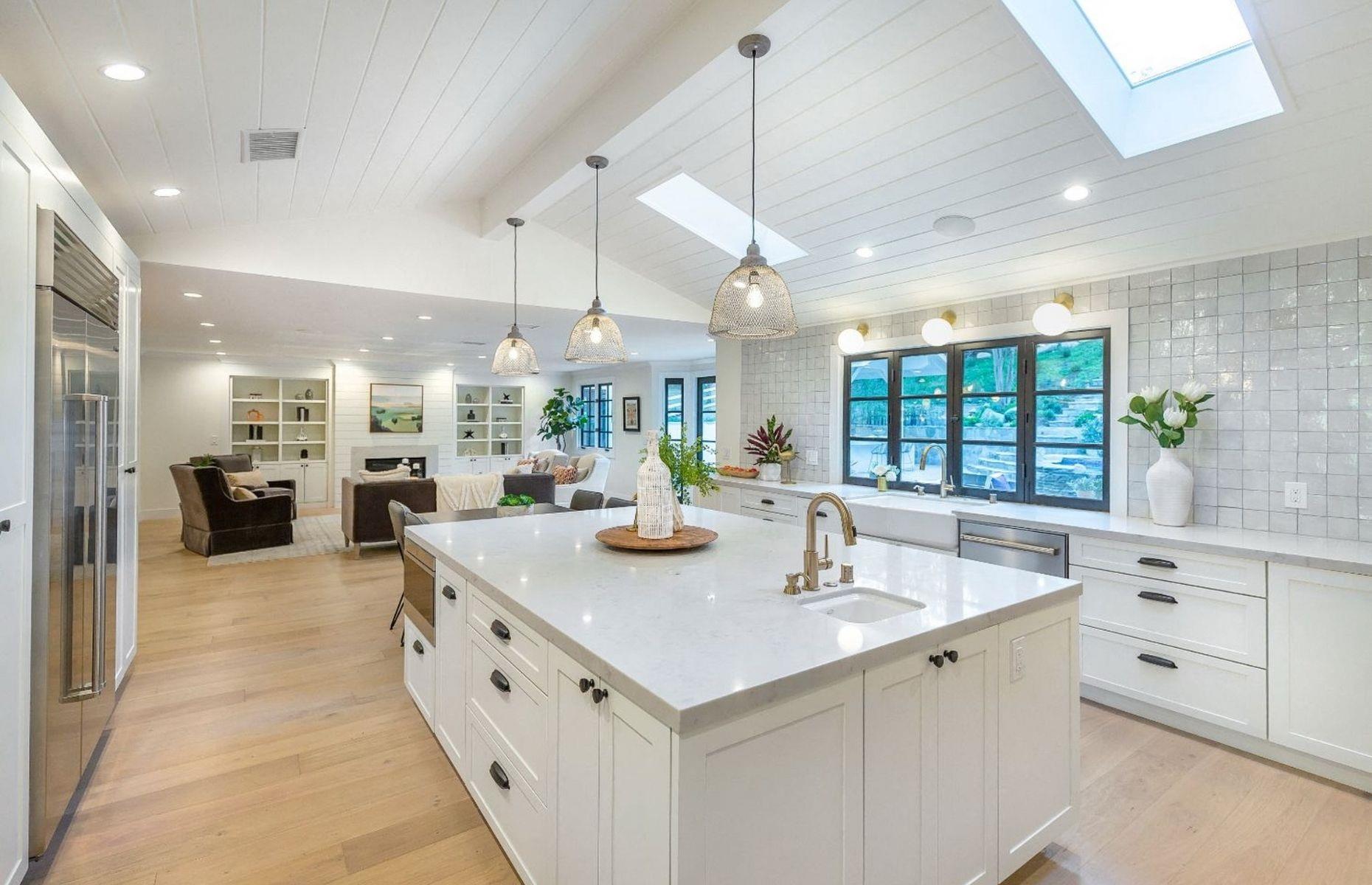Miley Cyrus' Hidden Hills home: sold for $7.2 million