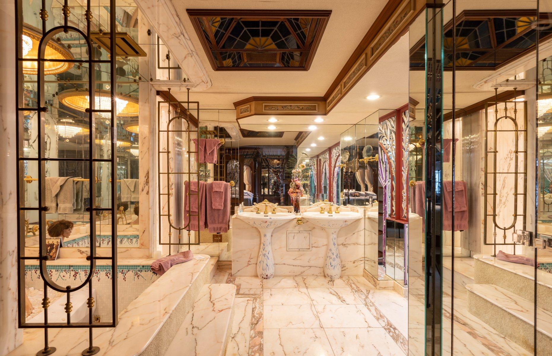 Opulentes Badezimmer