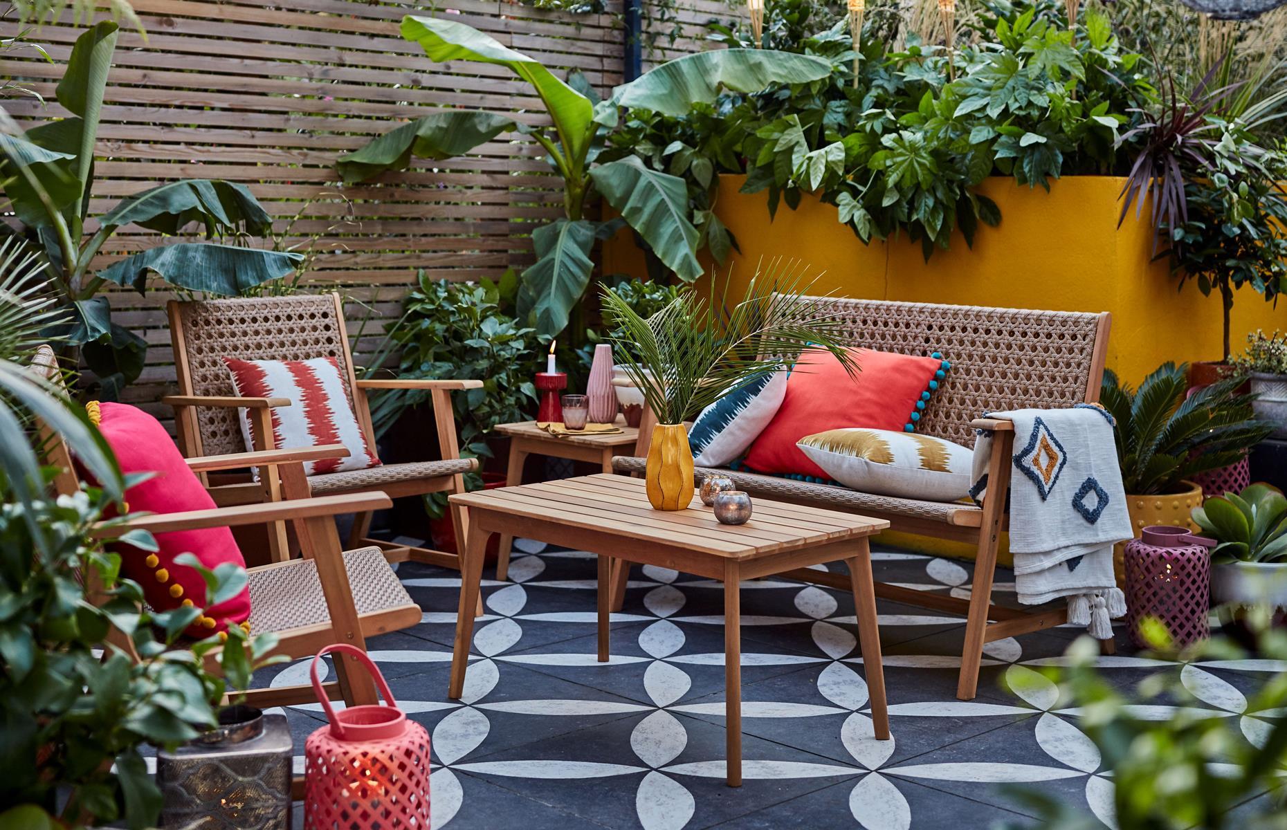 Compromising garden space