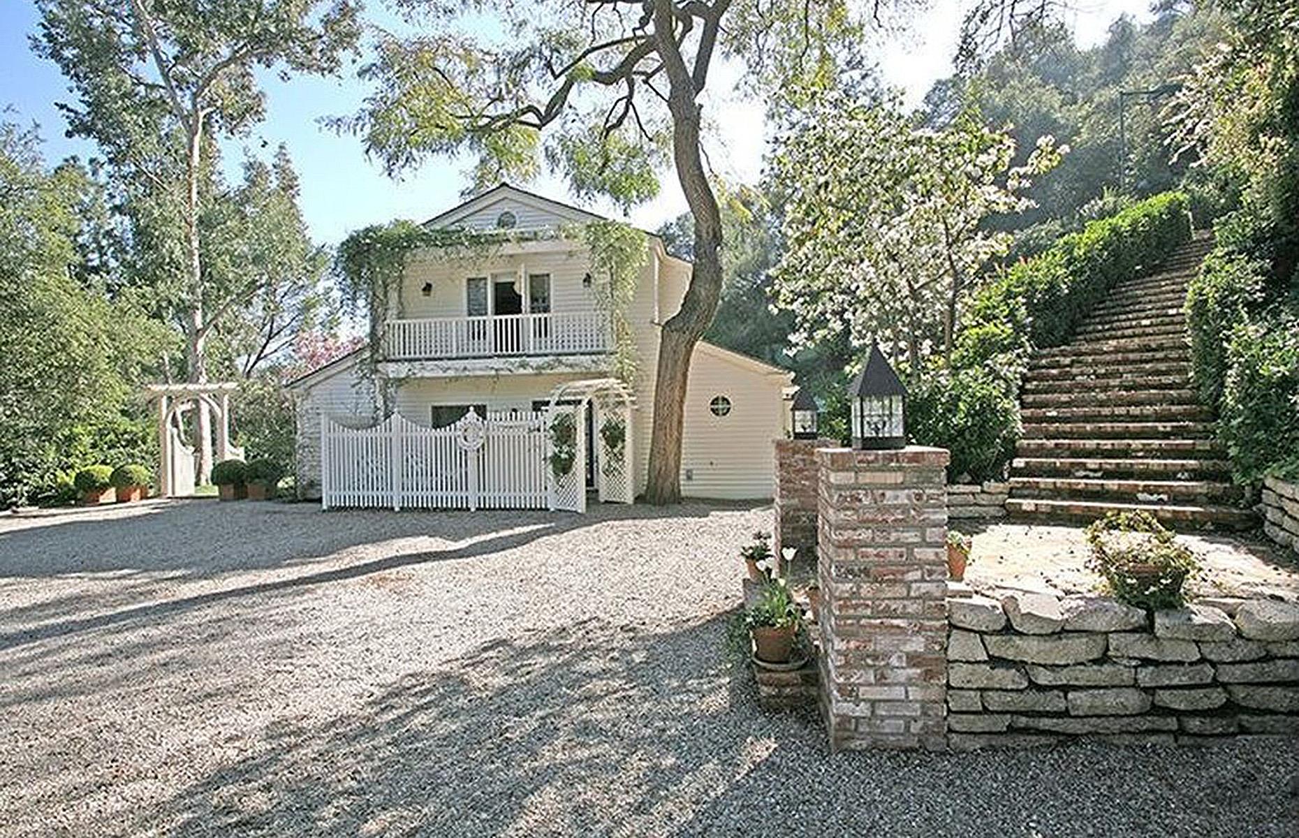 Taylor Swift's Cape Cod-style Beverly Hills home