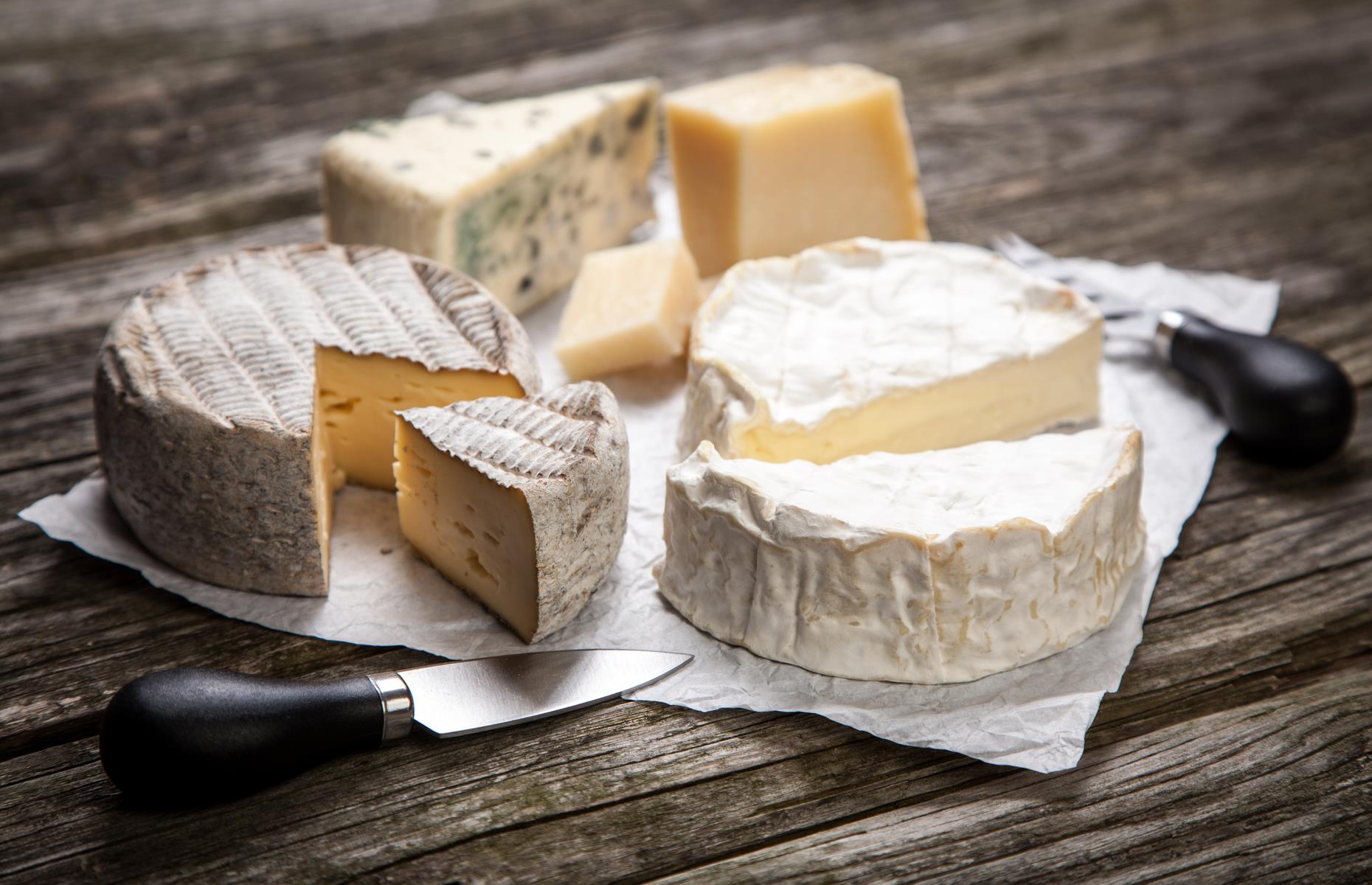 One knife per cheese
