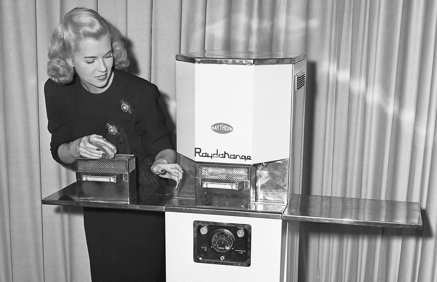Horno microondas: 1946