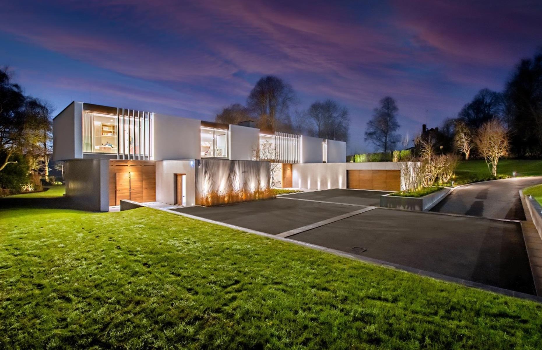 Modern mansion, Hertfordshire, UK