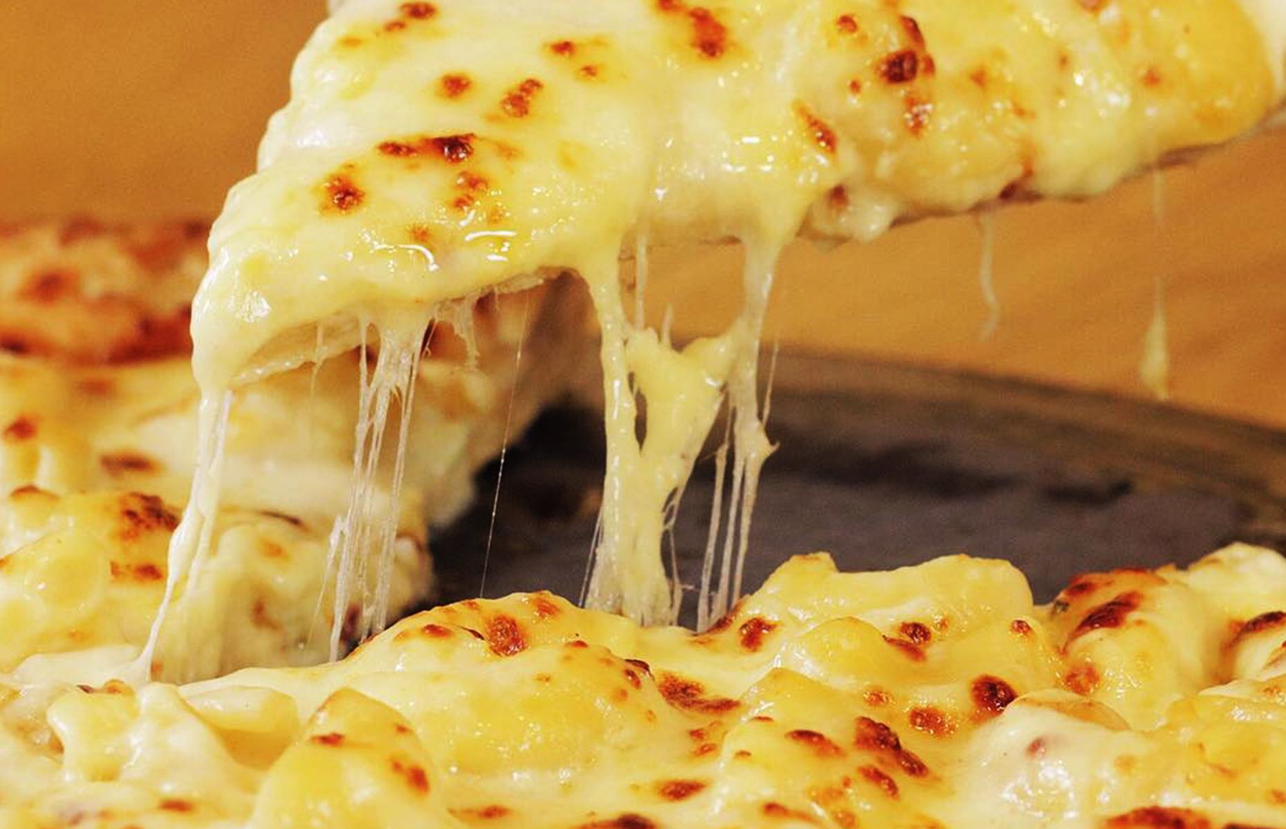 41. Mac 'N' Cheese Stuffed Crust Pizza, Pizza Hut, UK