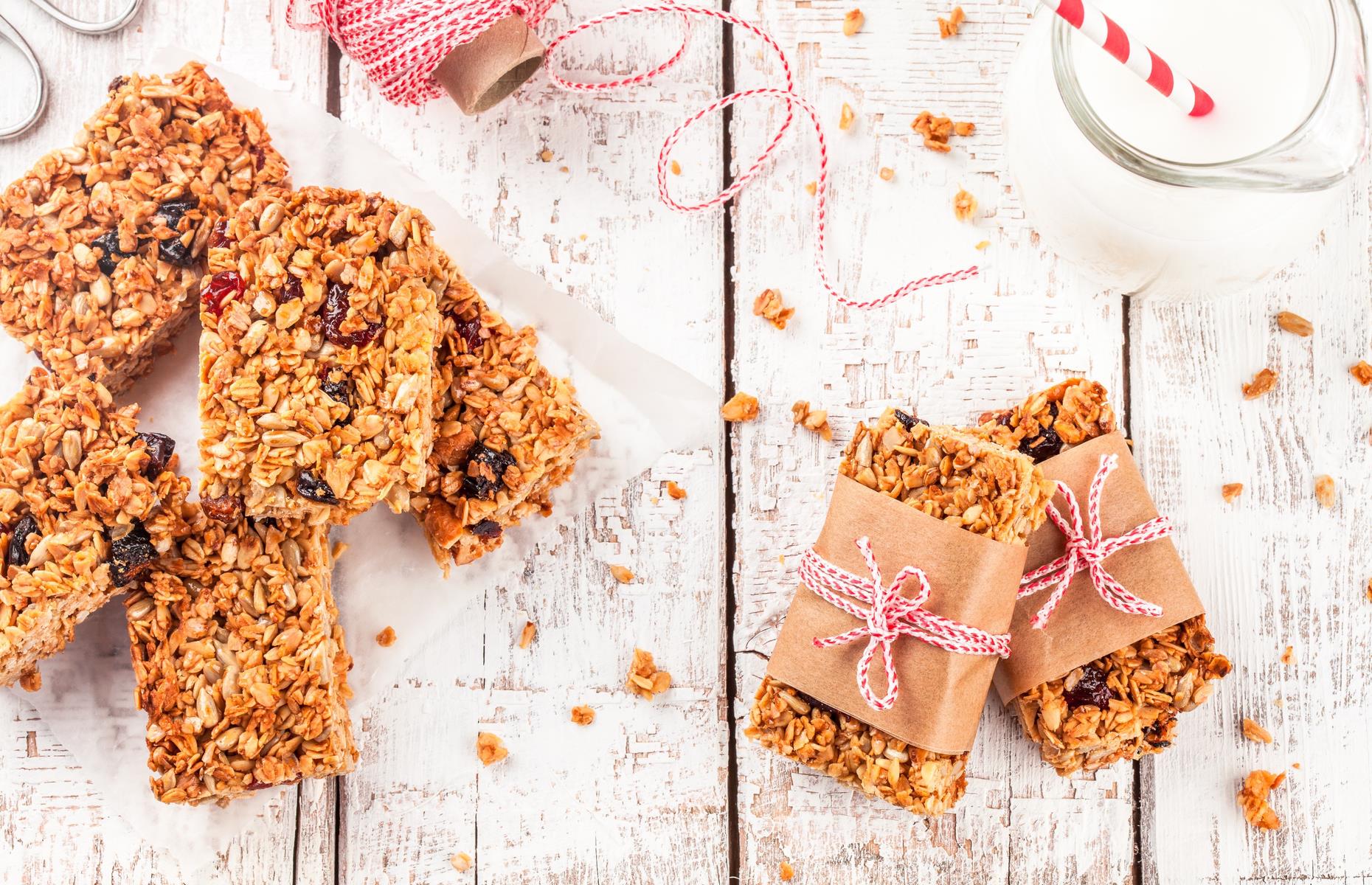 Berry flapjacks with roasted hazelnuts