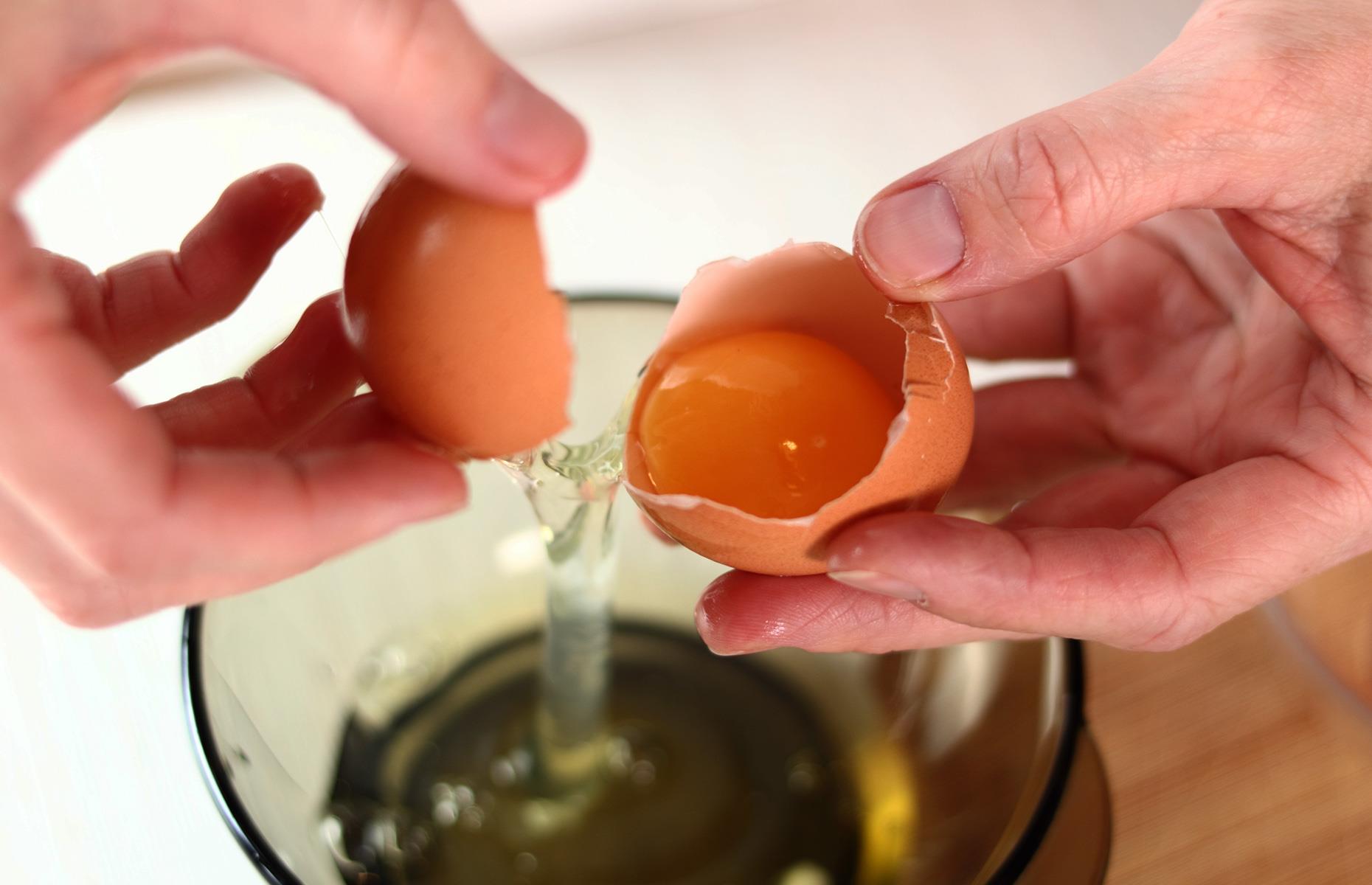 13. Cracking eggs: the wrong way