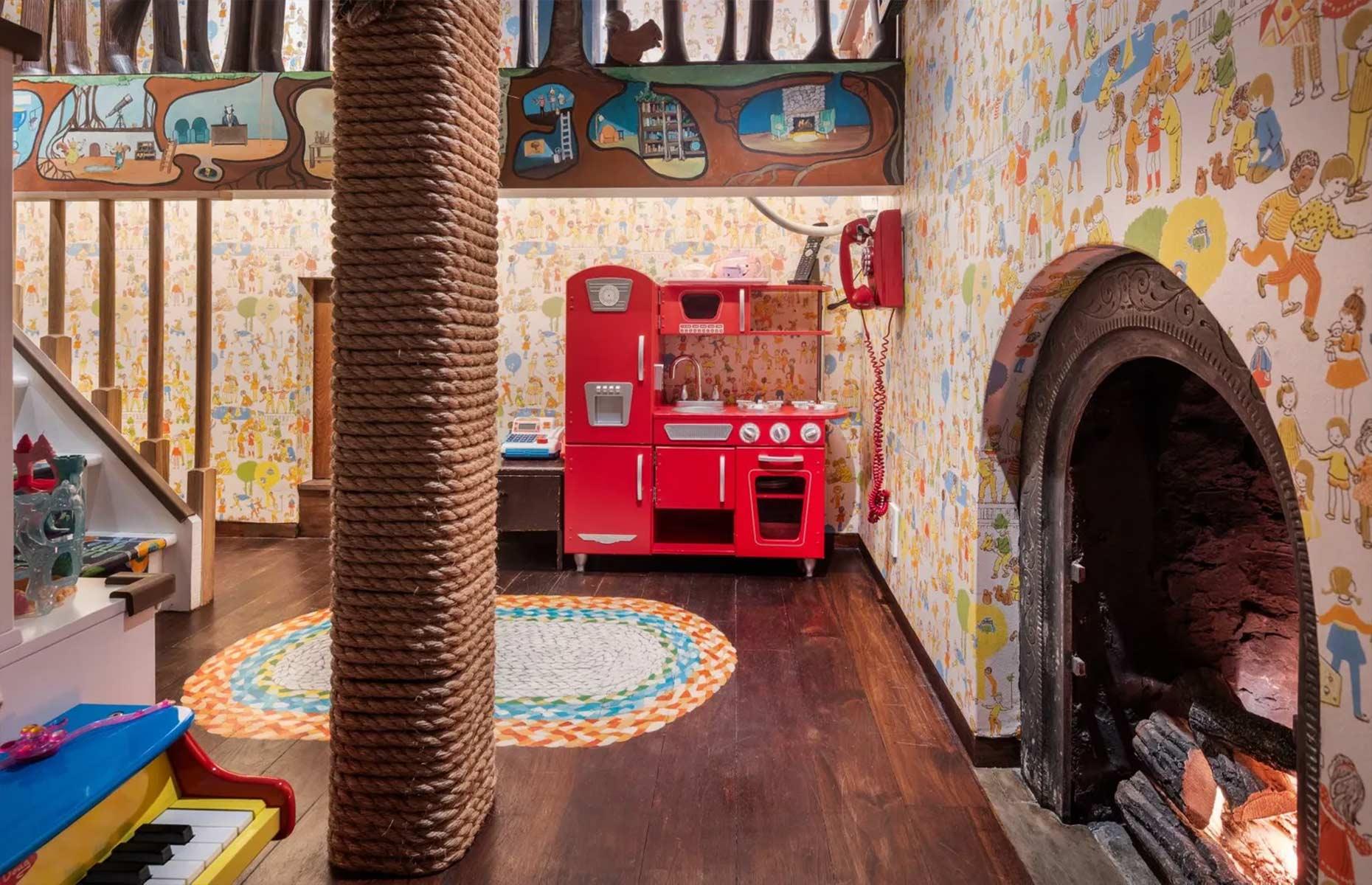 The hidden playroom