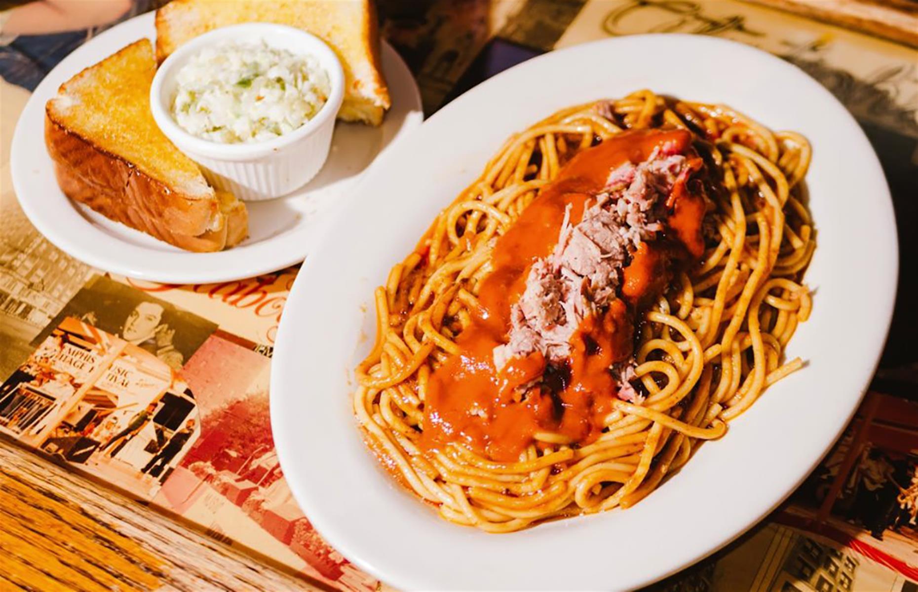 Tennessee: BBQ spaghetti, The Bar-B-Q Shop, Memphis