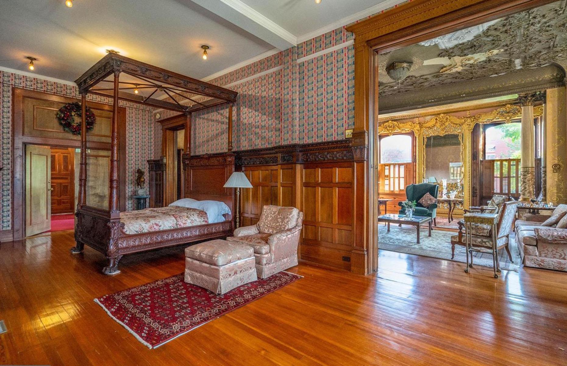 1800s: Victorian mansion, Pennsylvania, USA