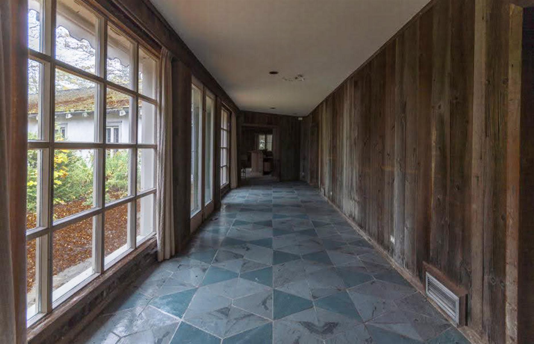 Mid-century interiors 