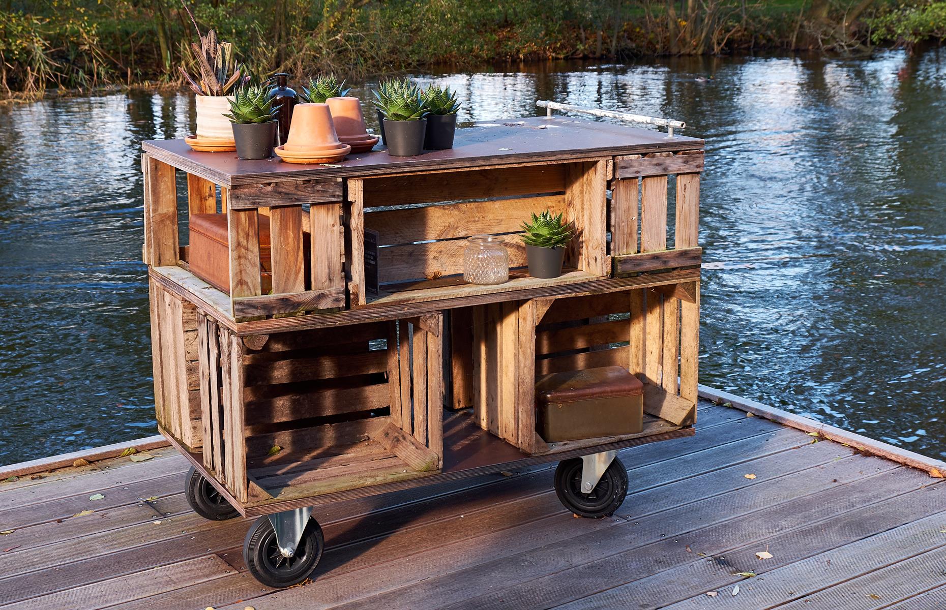 Entertain with a pallet trolley