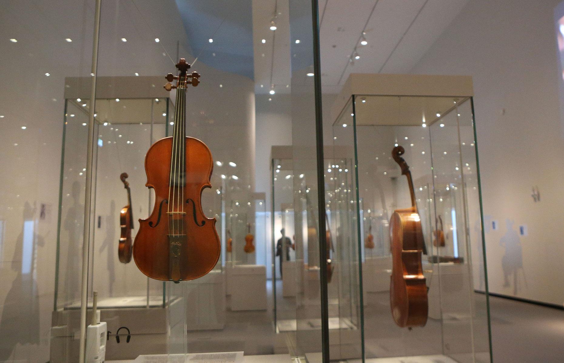 Stradivarius violins – 10-year return: 154%