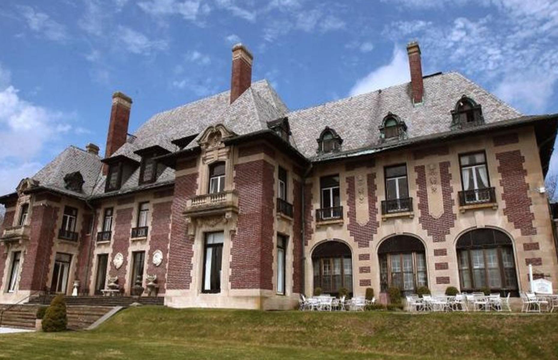 Blairsden, New Jersey: 62,000 square feet