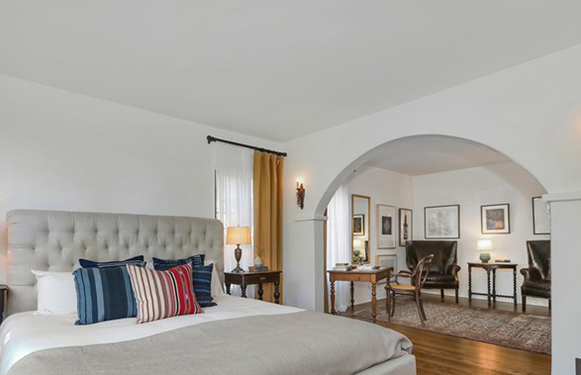 Jason Segel's vintage LA home: $2.8 million (£2.3m)