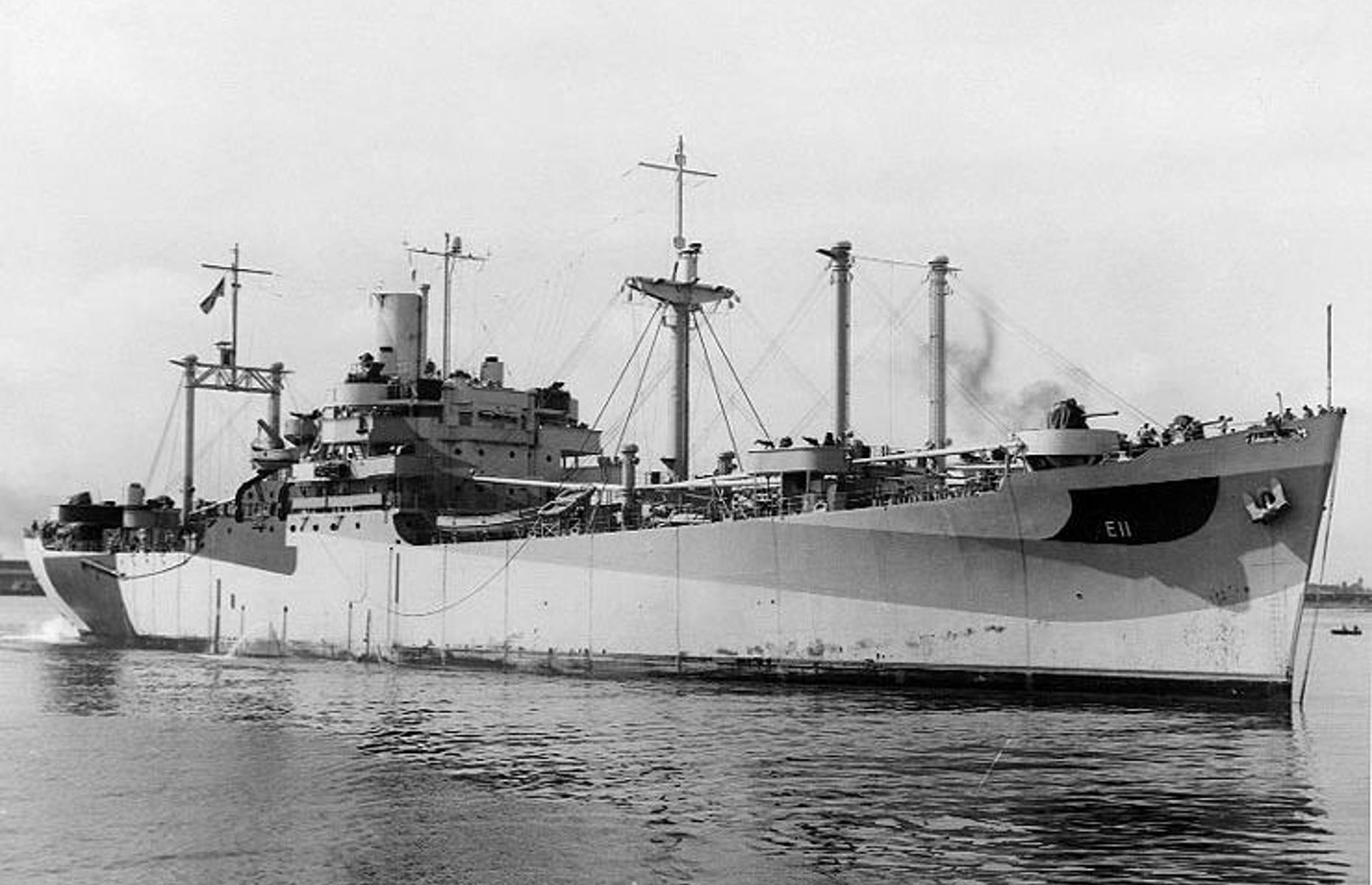 USS Mount Hood, 1943