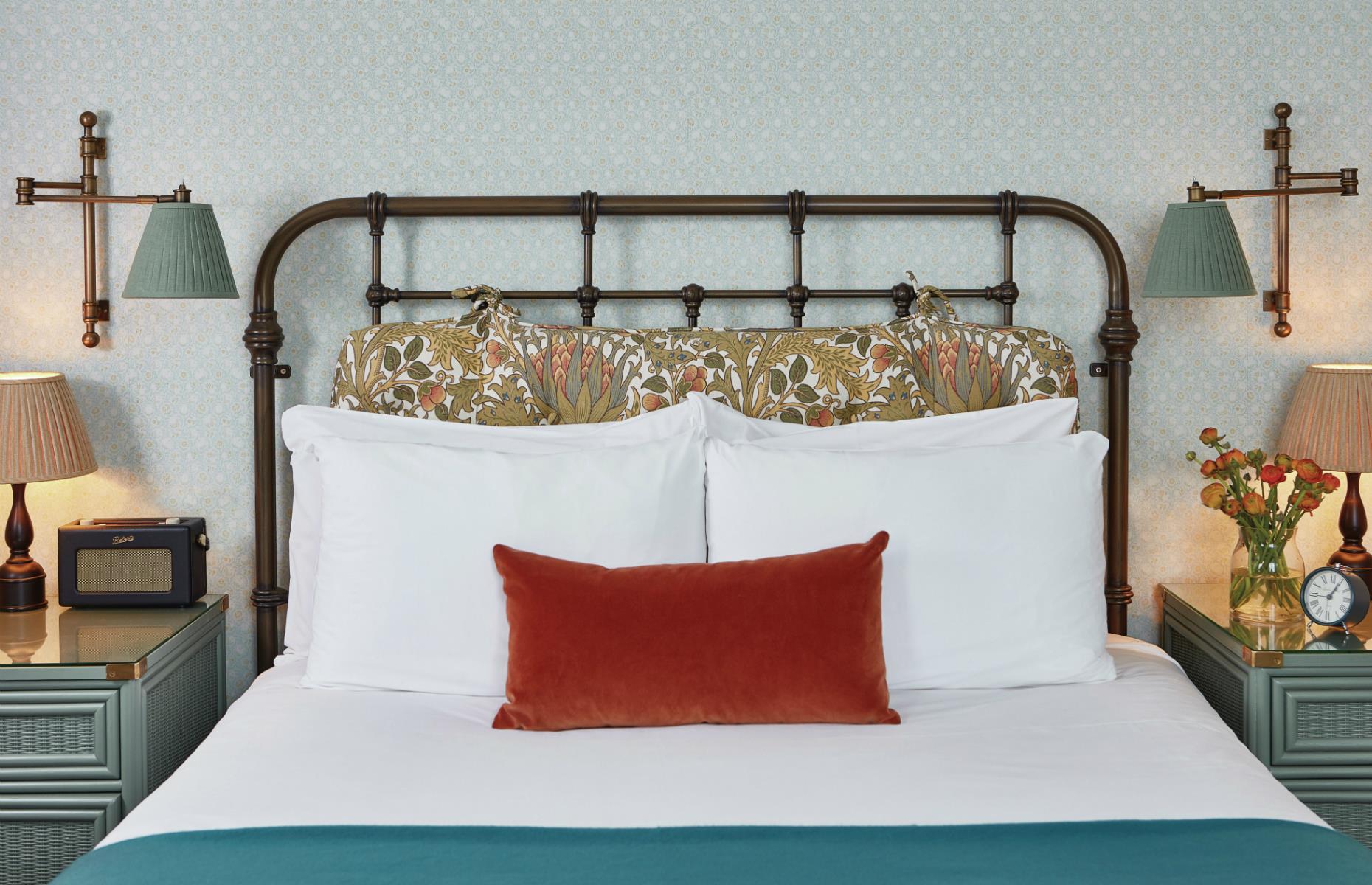 Fit a headboard cushion