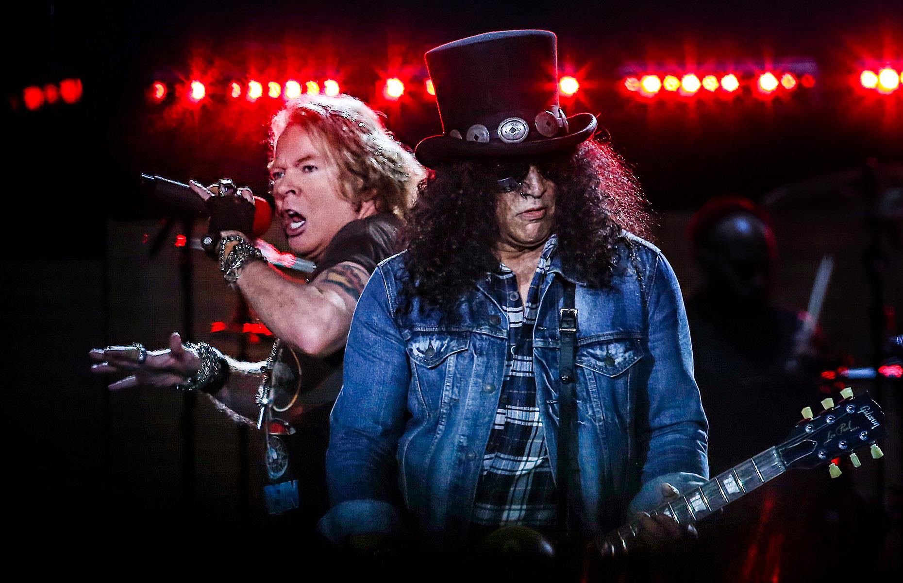 7. Not in This Lifetime... Tour: $725 millones (697 millones de euros) 