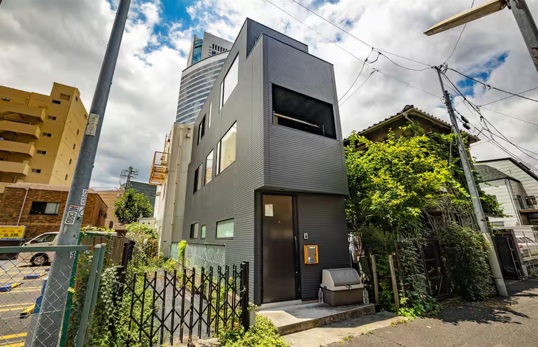 La casa lápiz, Shinjuku, Japón
