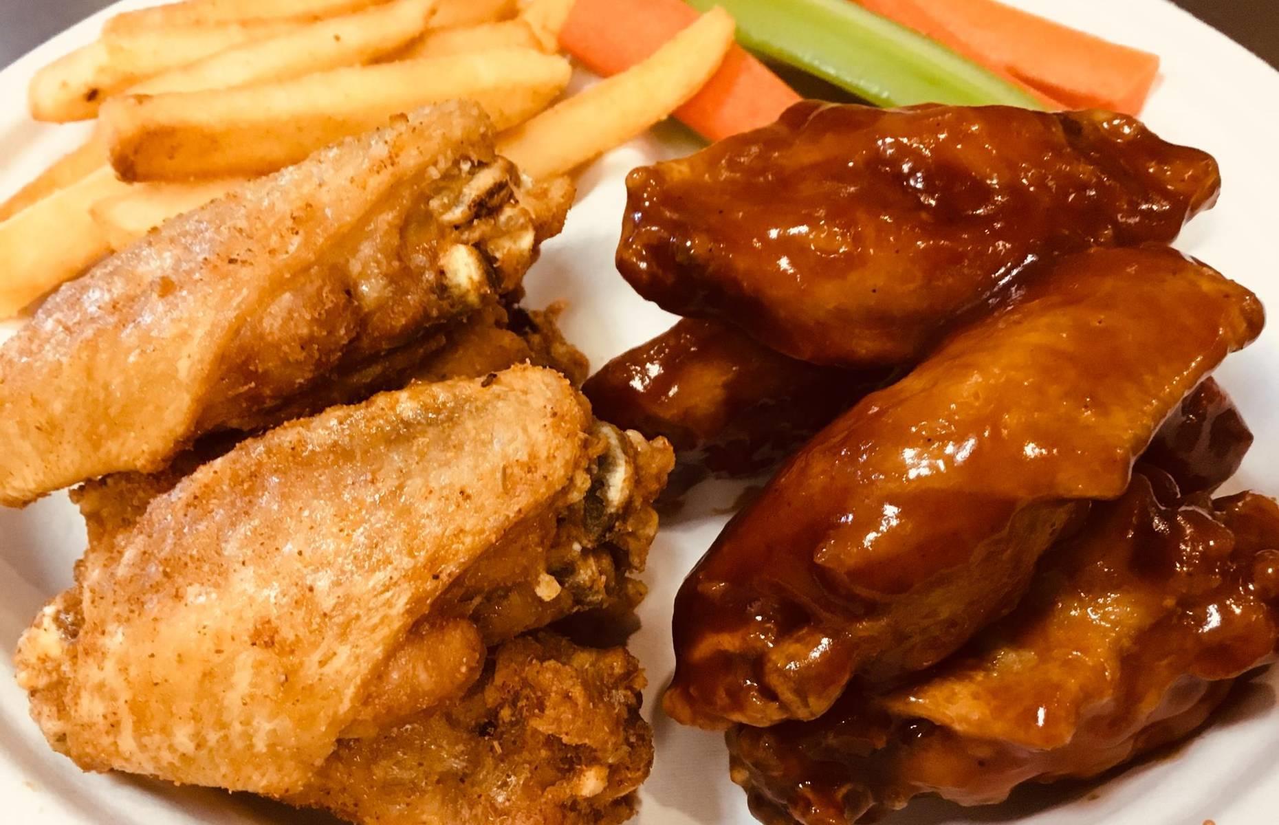 Utah: medium hot chicken wings, Stellar Wings, Salt Lake City