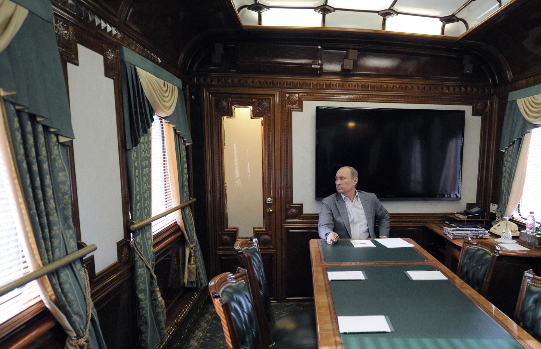 Putin's Orient Express-style rail car