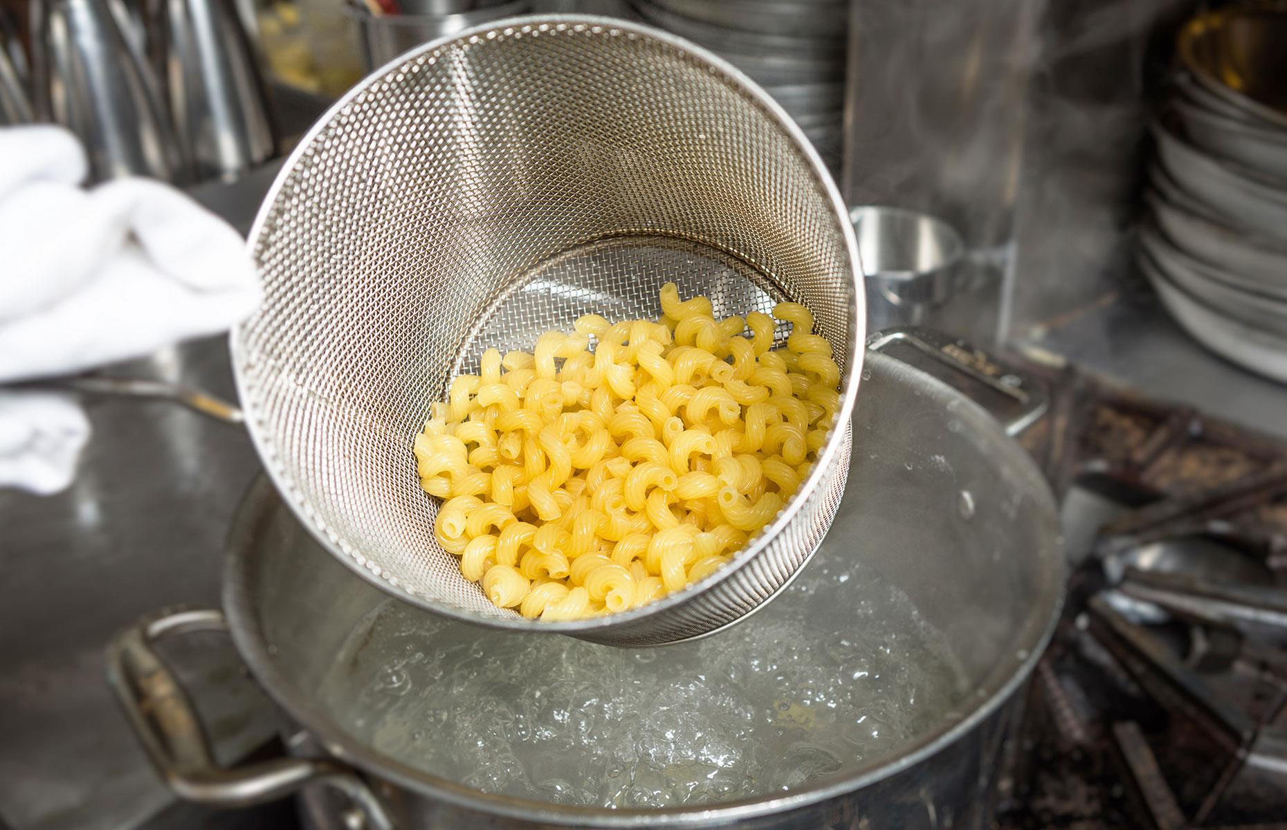 16. Mac 'n' cheese: the wrong way