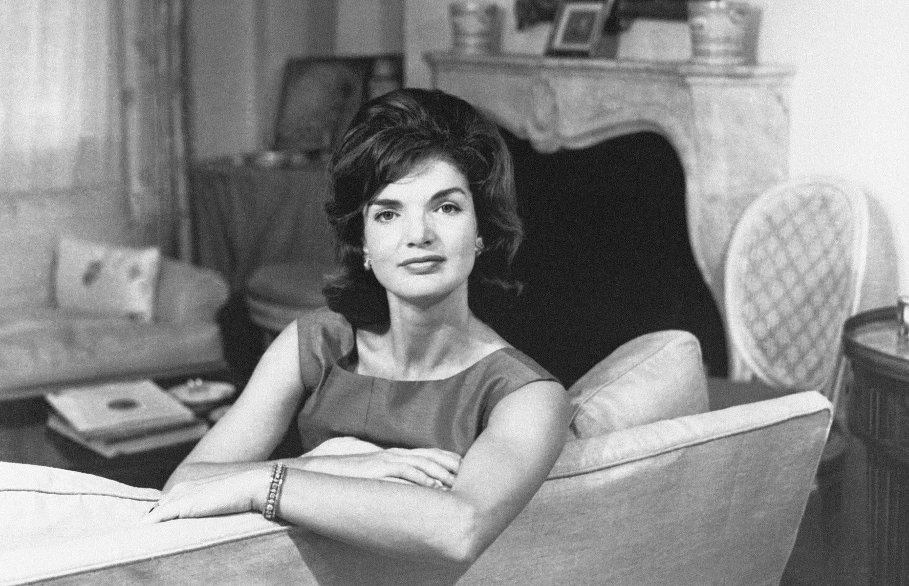 JFK meets Jacqueline Bouvier