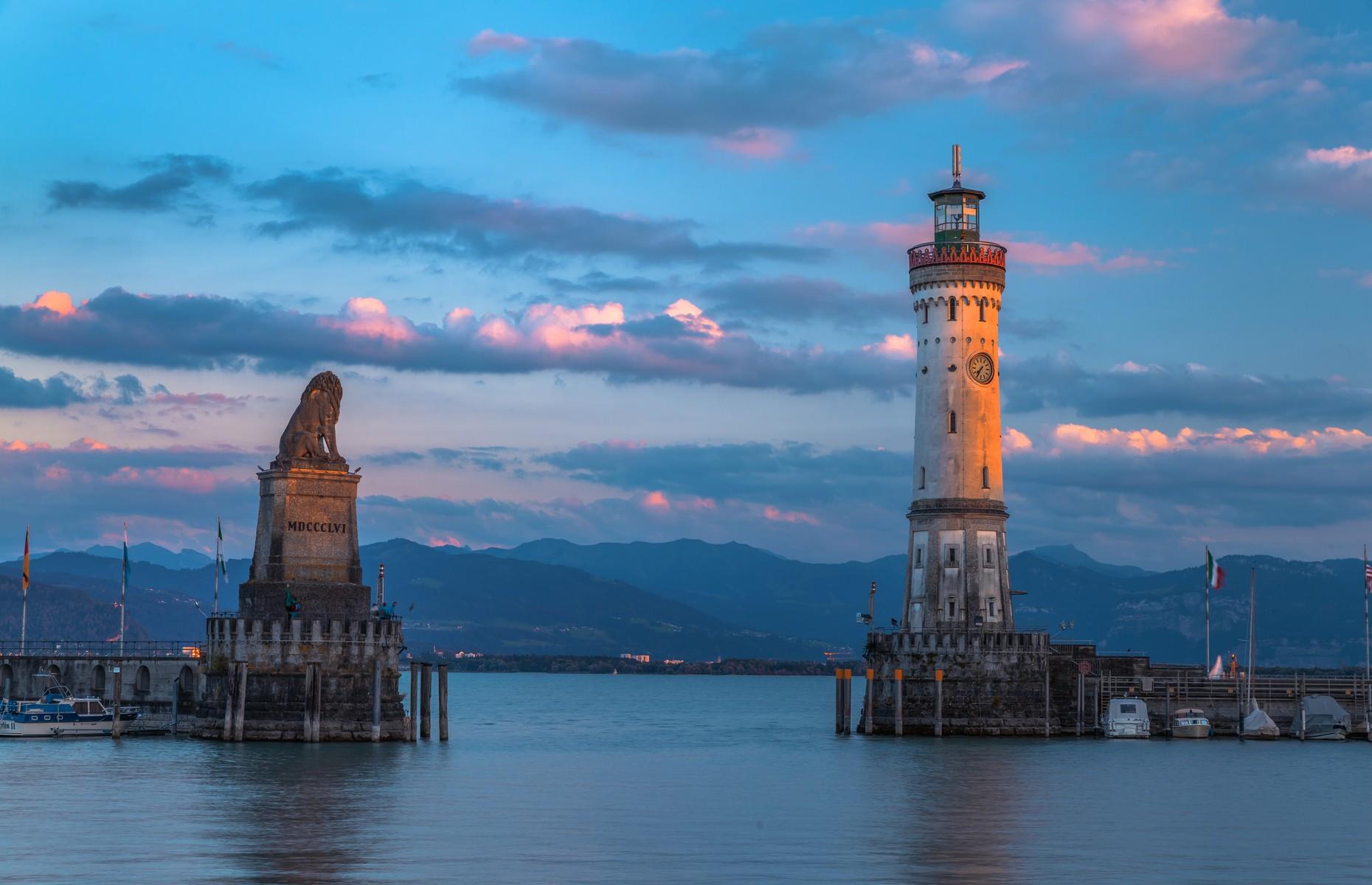 World's most beautiful lighthouses | lovemoney.com