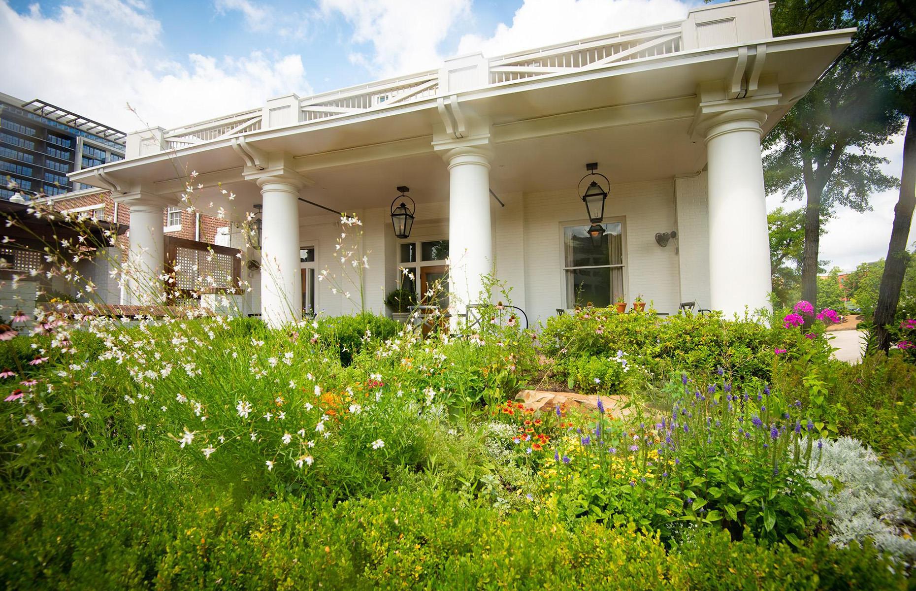 Alabama: Galley and Garden, Birmingham