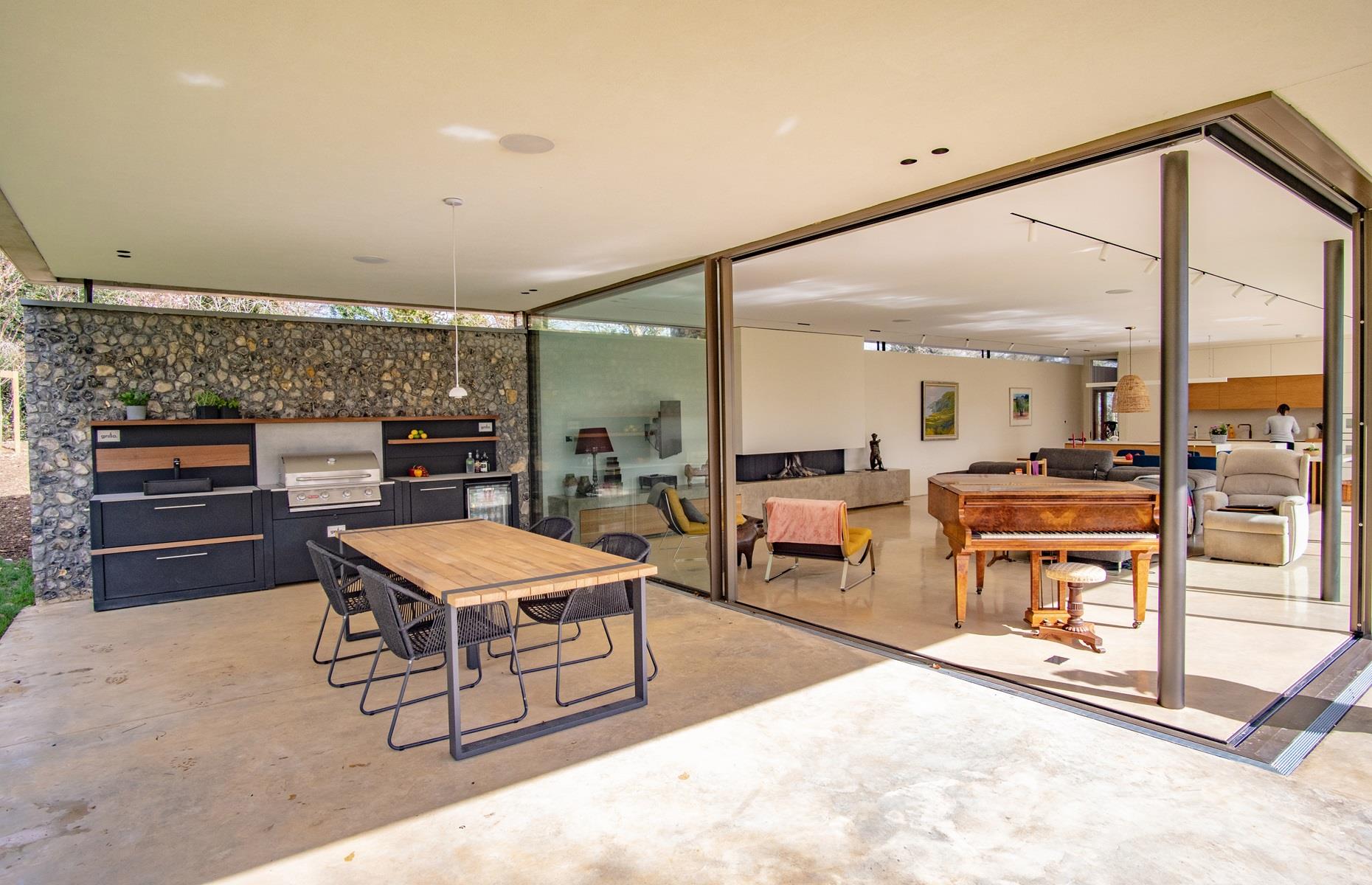 An outdoor kitchen