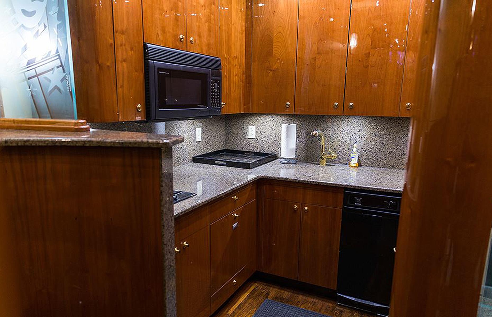 Mariah Carey's mobile party pad