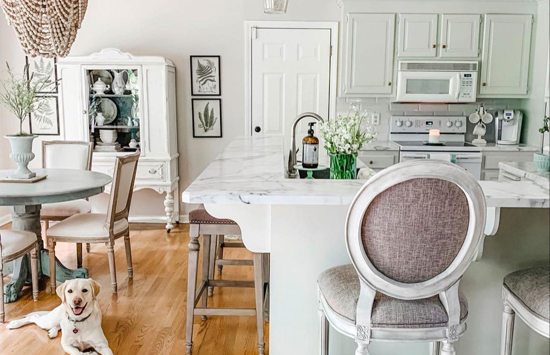 Romantic French country-style kitchen