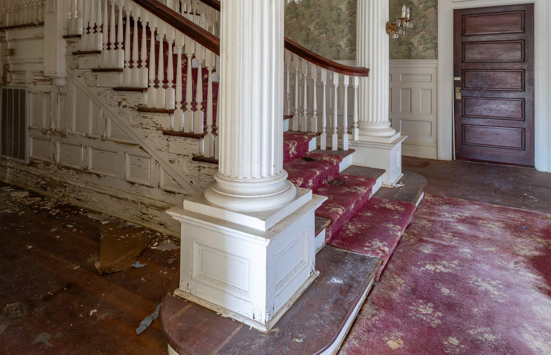 Signs of decay