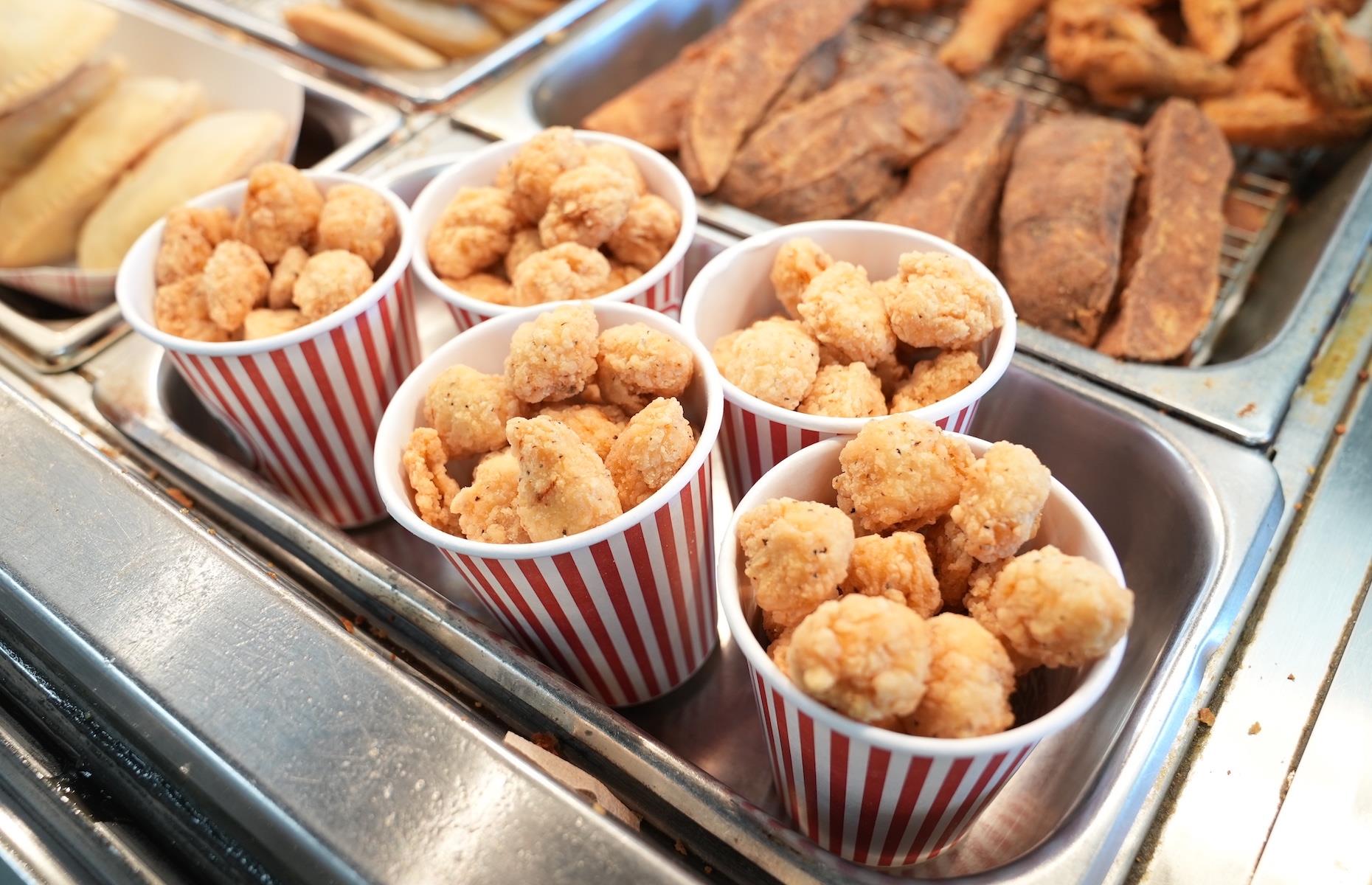 Elevated roadside food