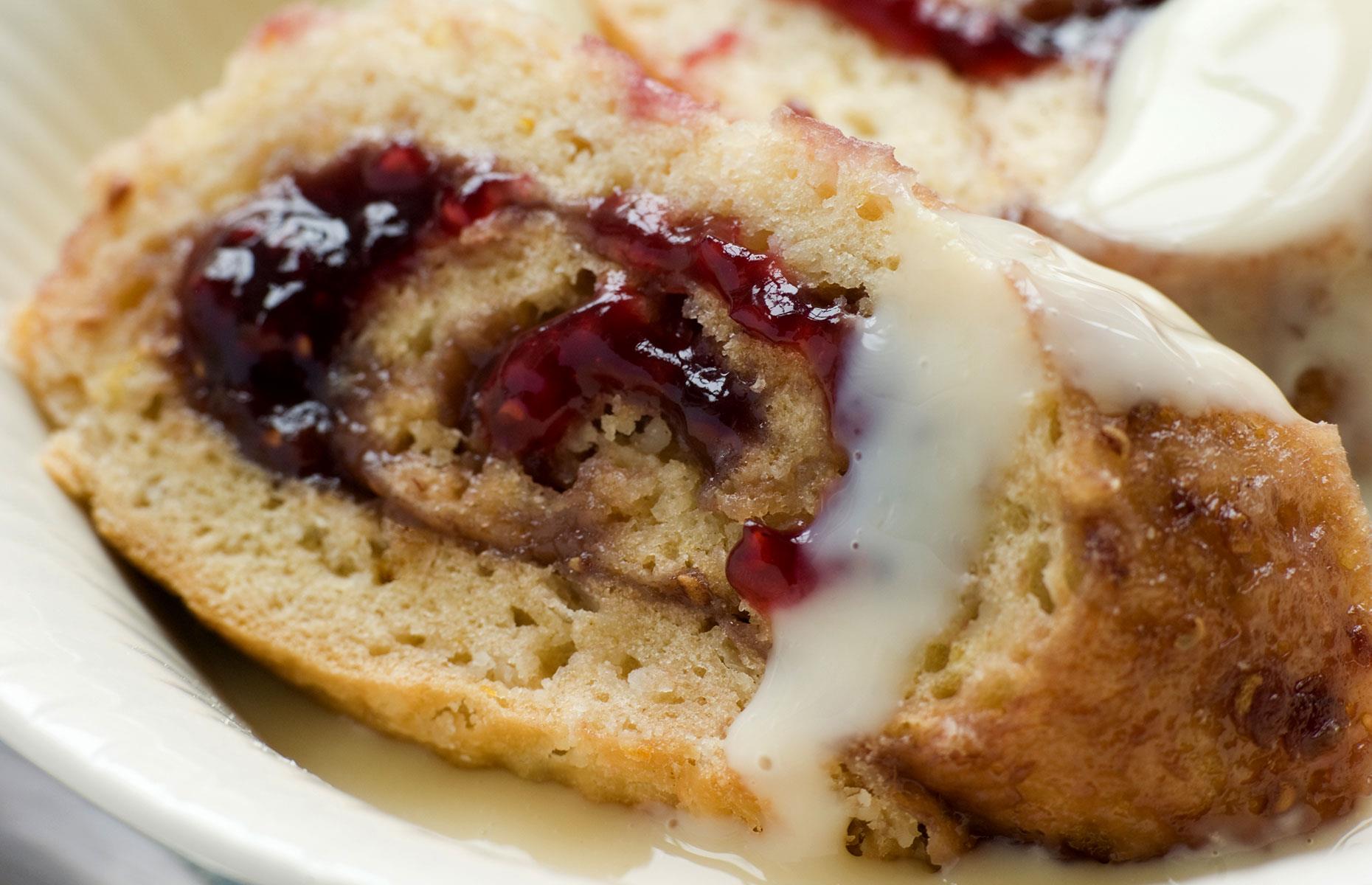33. Jam roly-poly