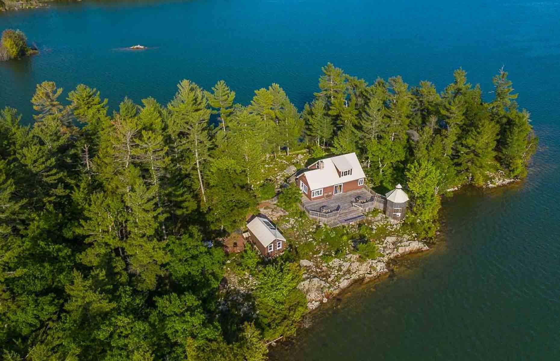 Duval Island, Ontario, Canada: $615,680 (£451k)