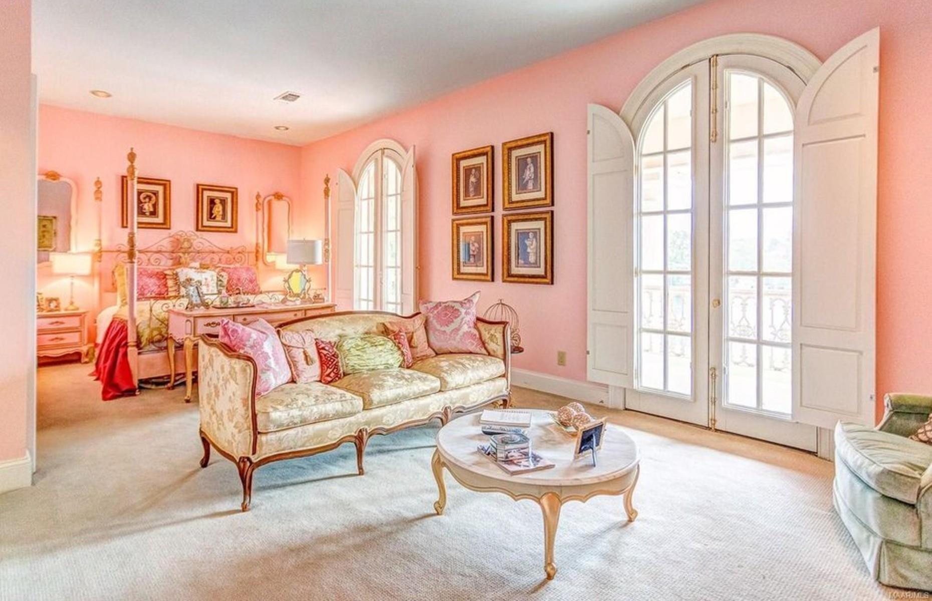 Lakeside estate, Montgomery, Alabama: $1.5 million (£1.2m)