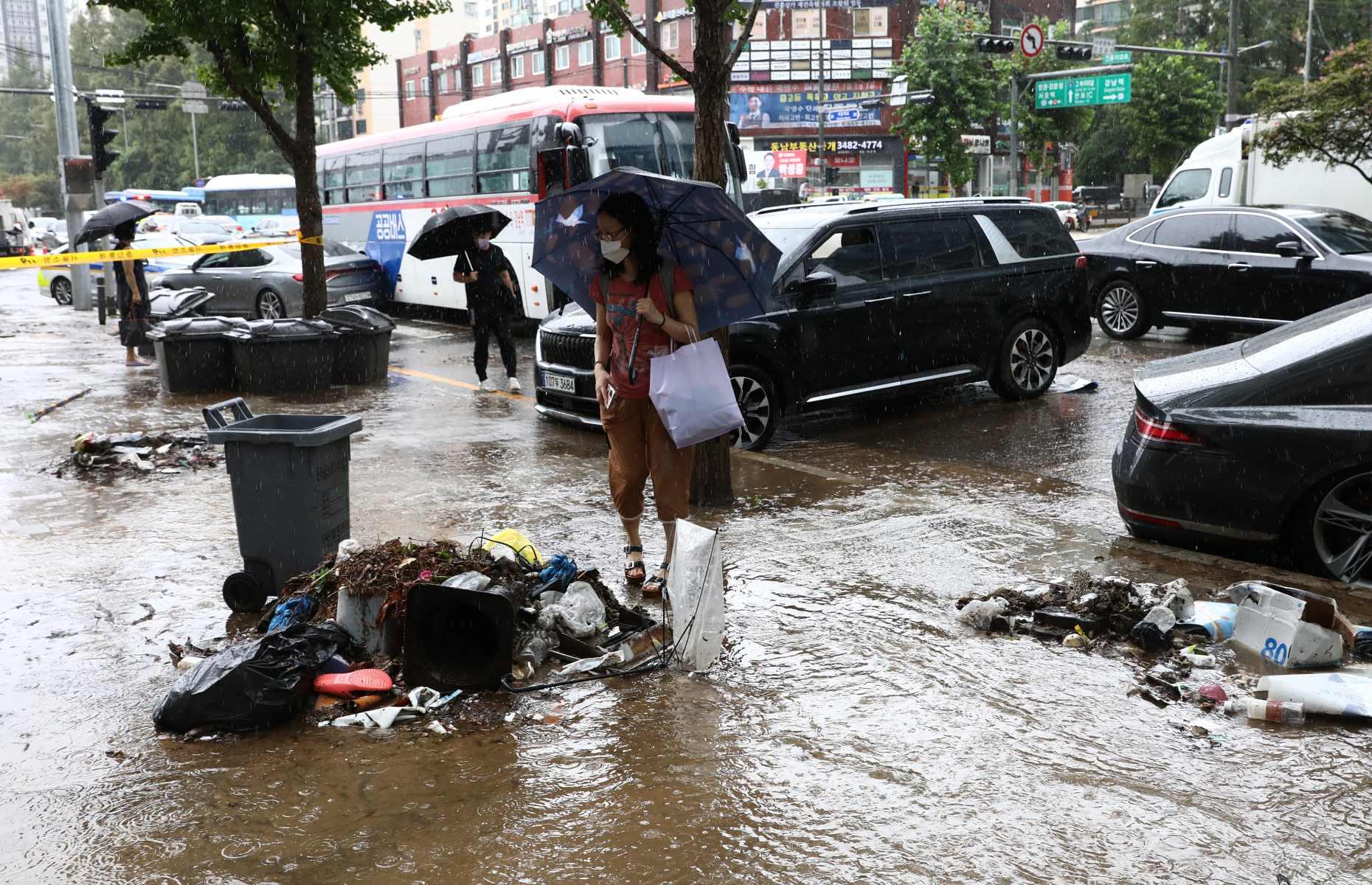 Record rains in Seoul, South Korea
