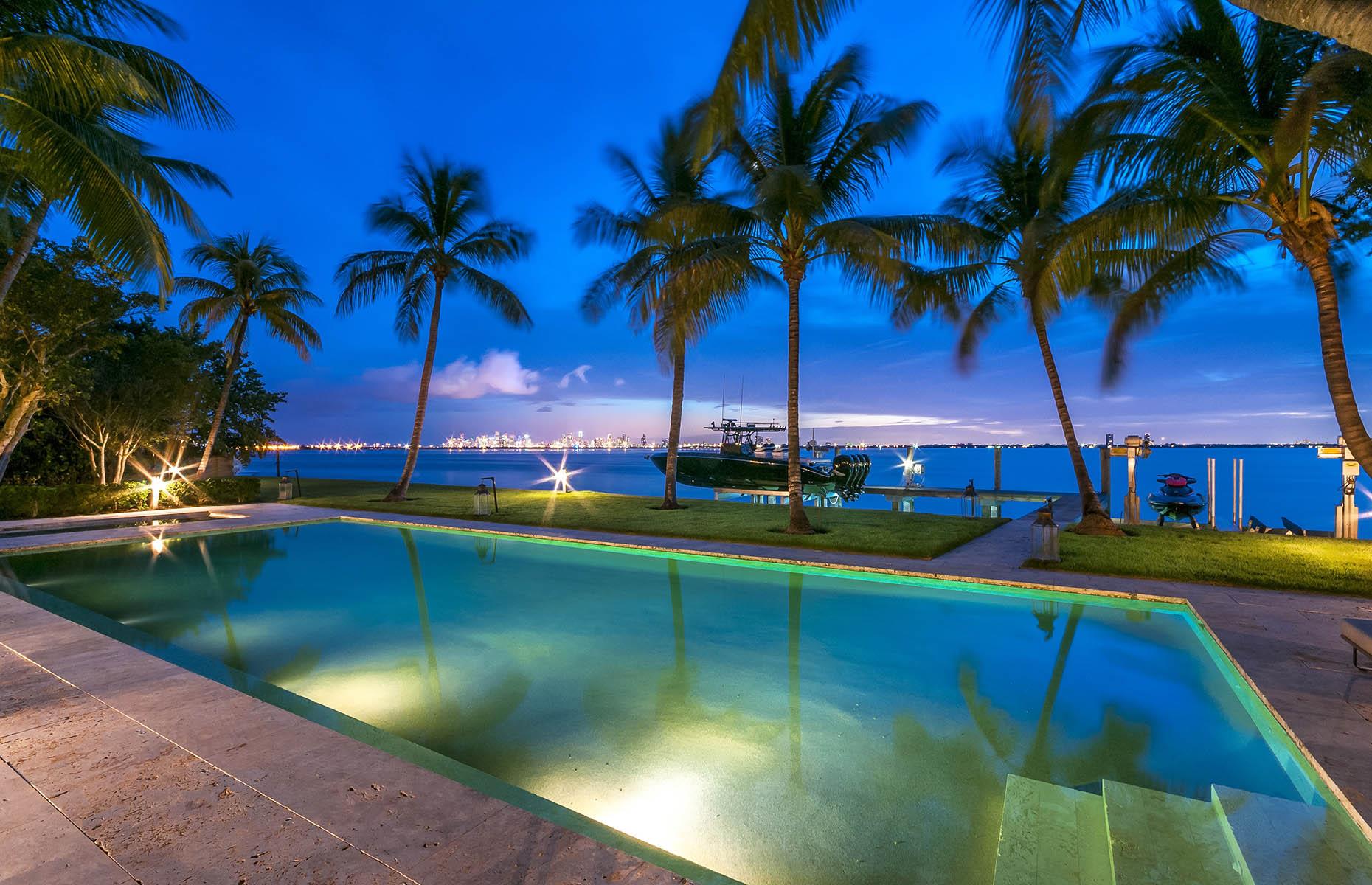 Jennifer Lopez's oceanfront home: opulent living spaces