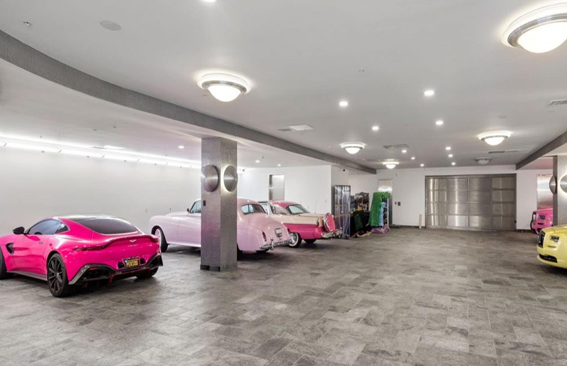 Make-up influencer's mansion, Los Angeles, USA