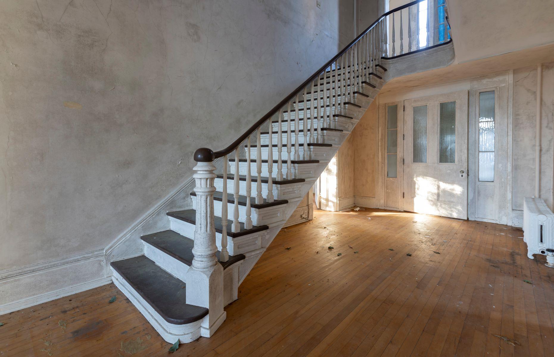 Elegant entrance